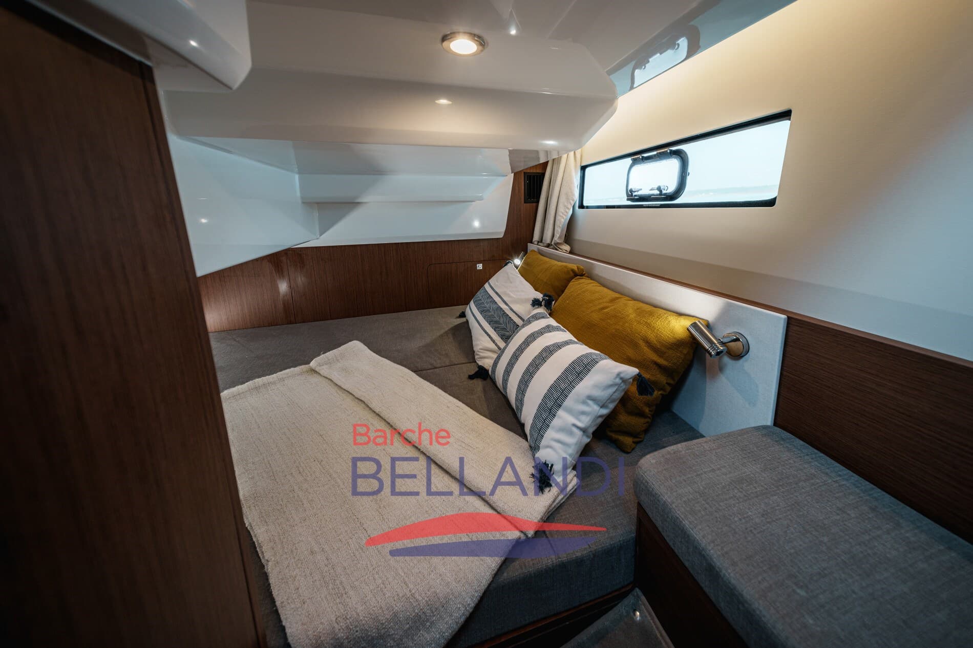 Beneteau Antares 9 V2 usato - foto hero 9