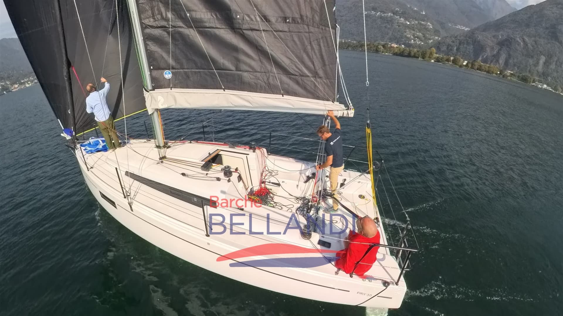 Beneteau First 30 - Interior View Beneteau First 30 - Interior View