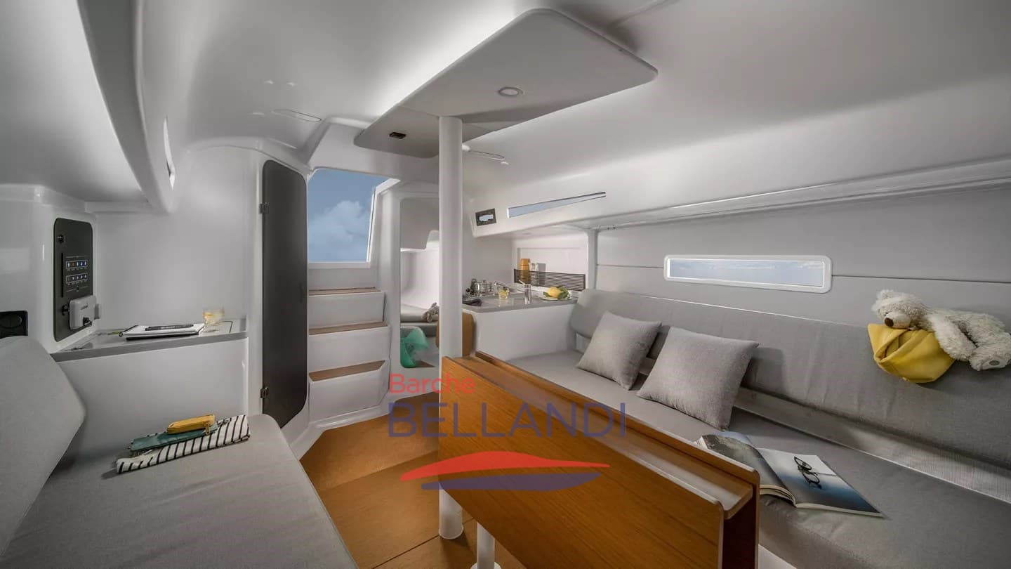 Beneteau First 30 - Deck View Beneteau First 30 - Deck View