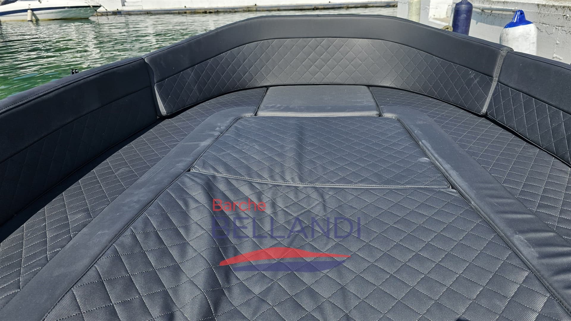 Maxima Maxima 550 - Deck View Maxima Maxima 550 - Deck View