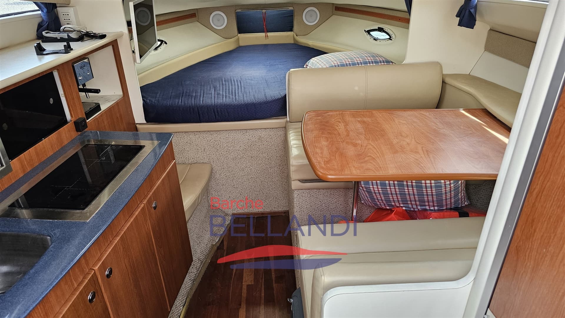 Bayliner 285 Cruiser - Interior View Bayliner 285 Cruiser - Interior View