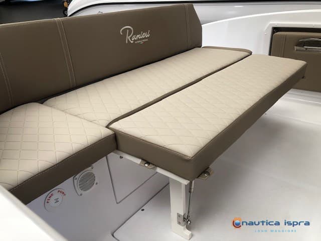 Ranieri International Next 220 Sh - Deck View Ranieri International Next 220 Sh - Deck View