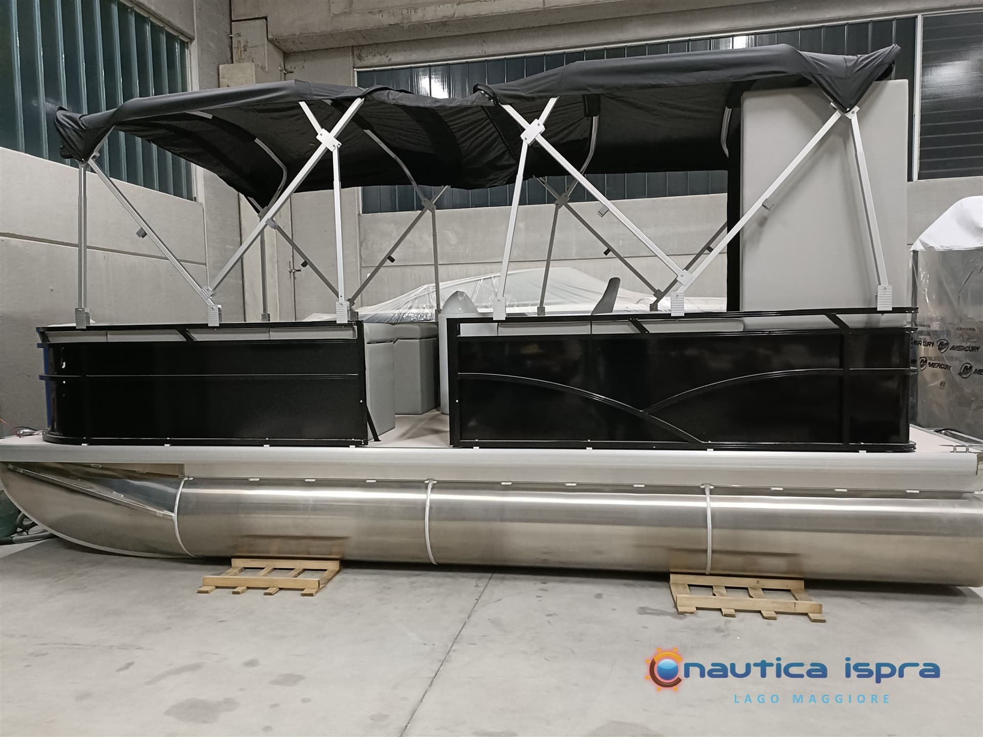 Alaska Boat Pontoon 580 Pronta Consegna! - Interior View Alaska Boat Pontoon 580 Pronta Consegna! - Interior View