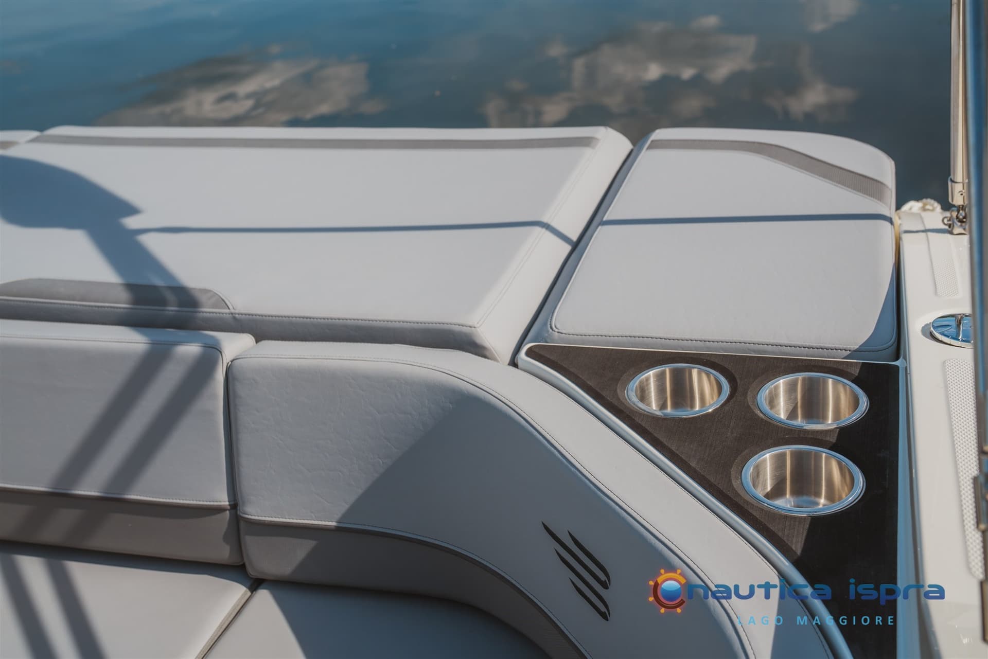 Bayliner C 21i - Interior View Bayliner C 21i - Interior View