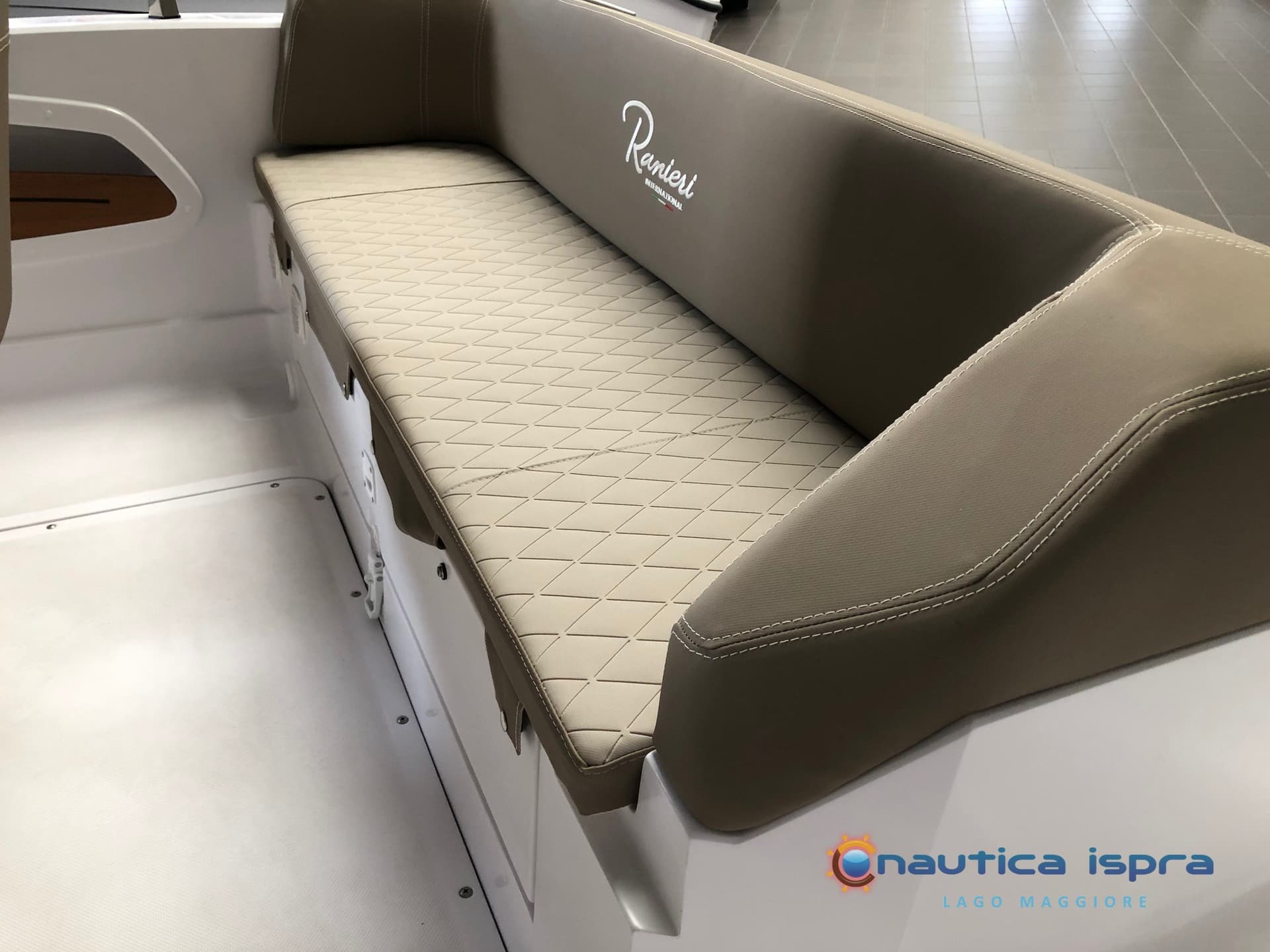 Ranieri International Voyager 21 S usato - dettaglio 3