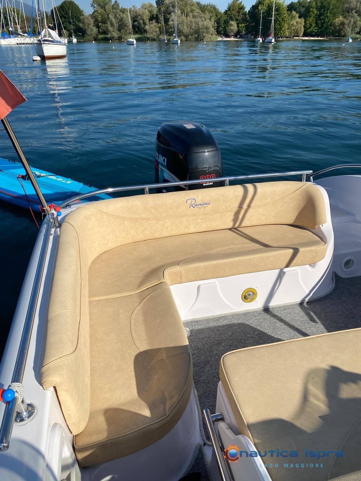 Ranieri International Voyager 22 - Deck View Ranieri International Voyager 22 - Deck View