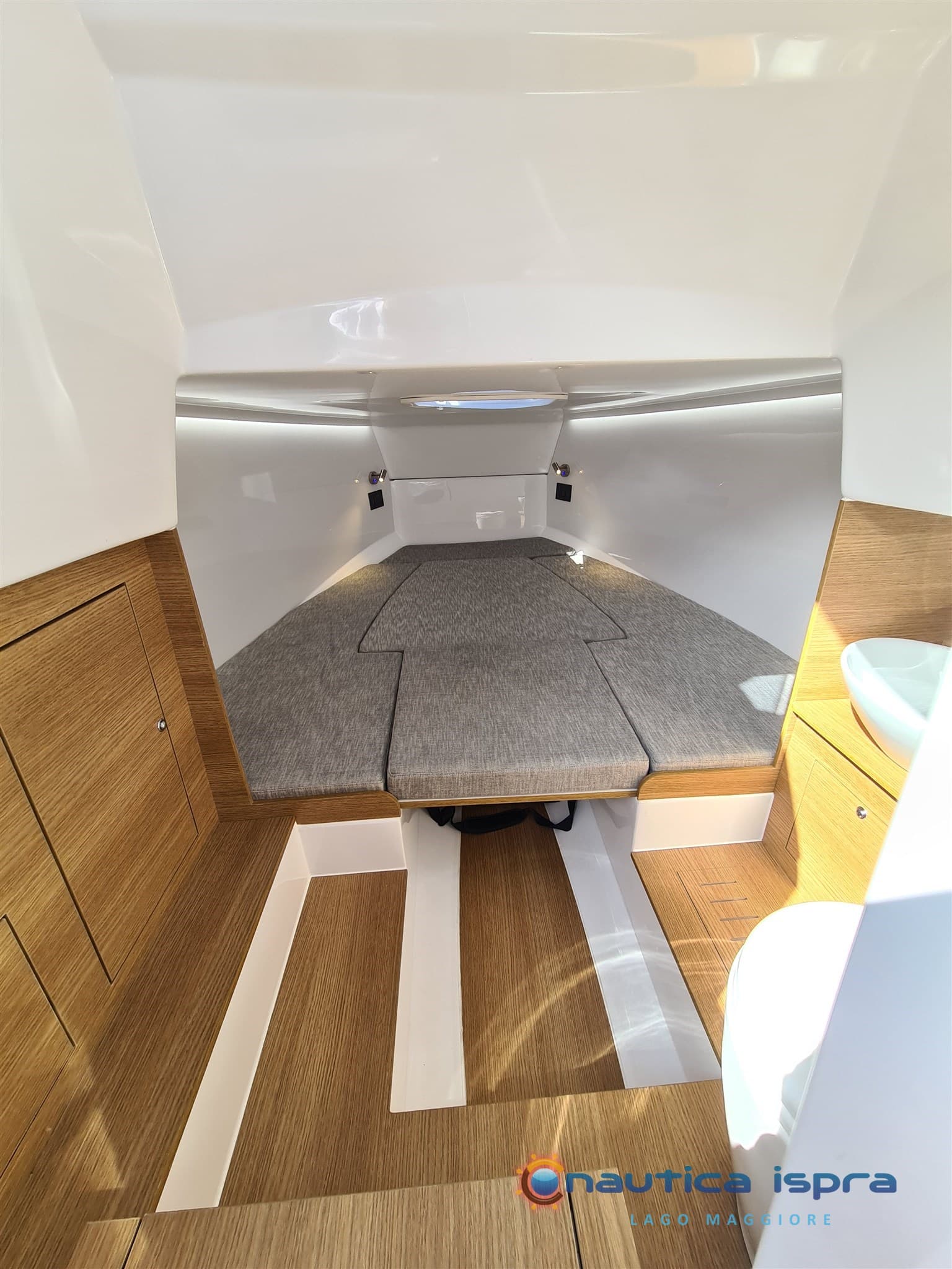 Vizyo Yachts Vizyo 25 - Deck View Vizyo Yachts Vizyo 25 - Deck View