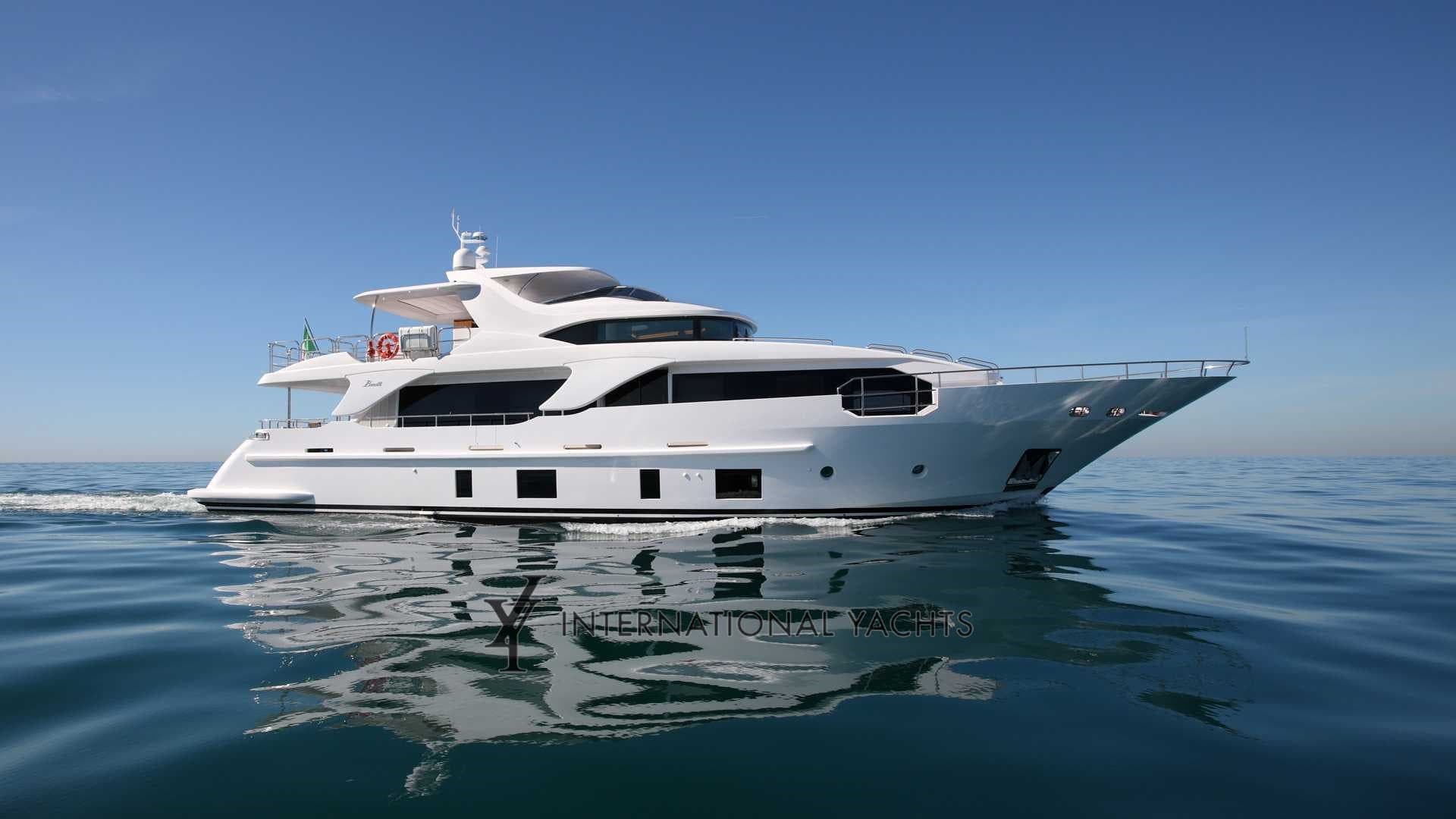 Benetti Delfino 93' usato - dettaglio 1