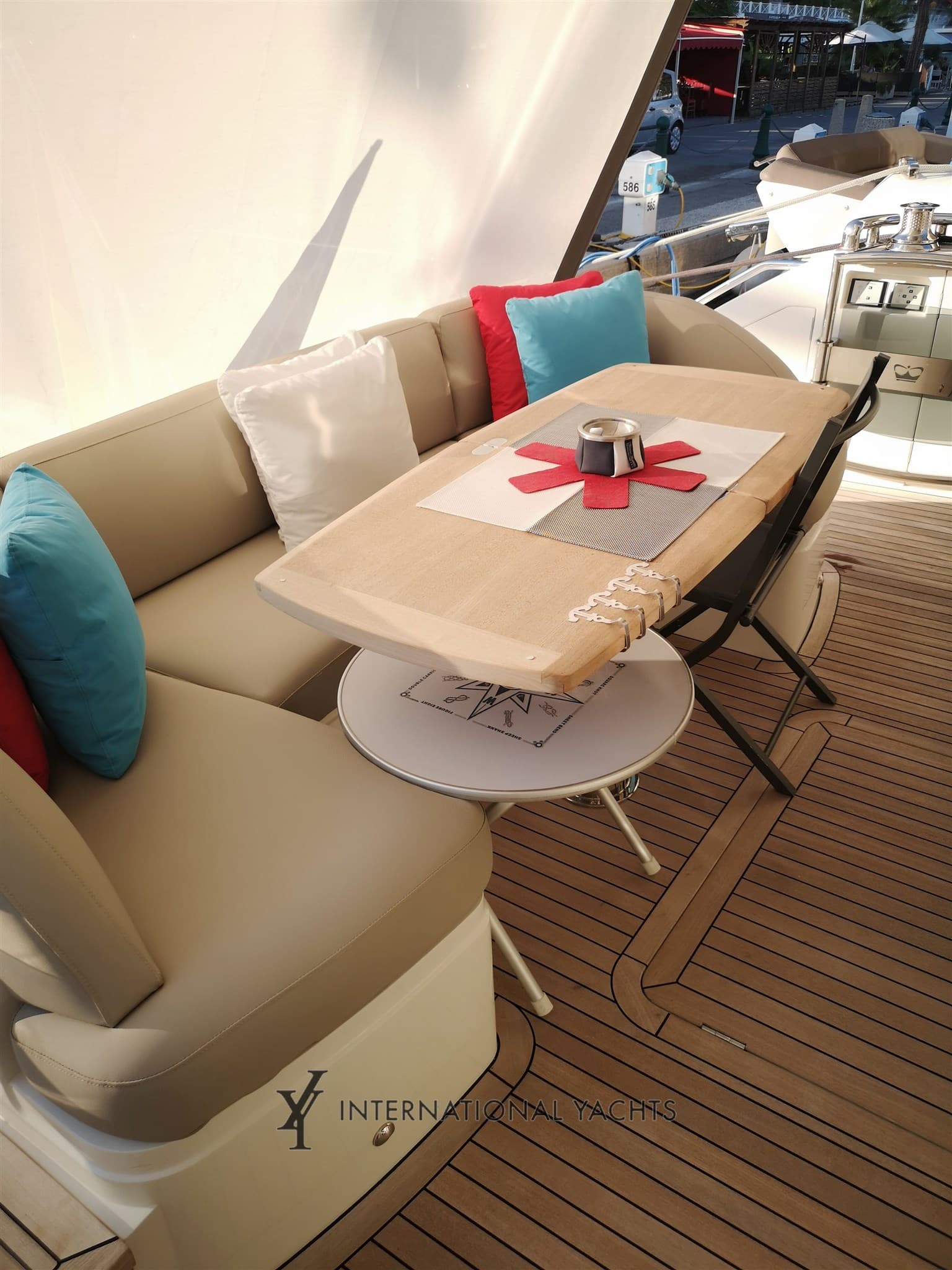 Princess Yachts 56 used - detail 2
