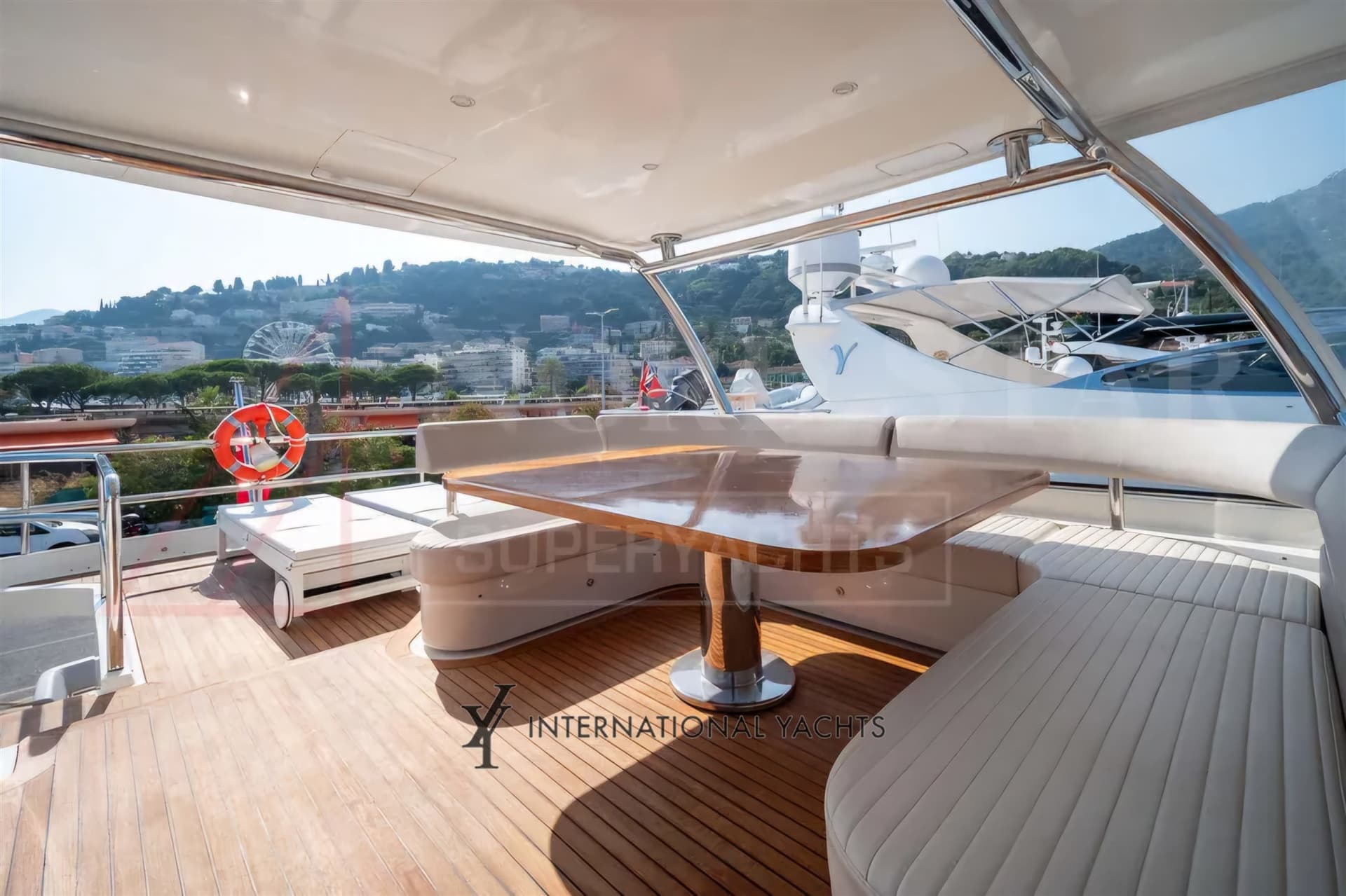 Azimut Magellano 74 d'occasion - image hero 7