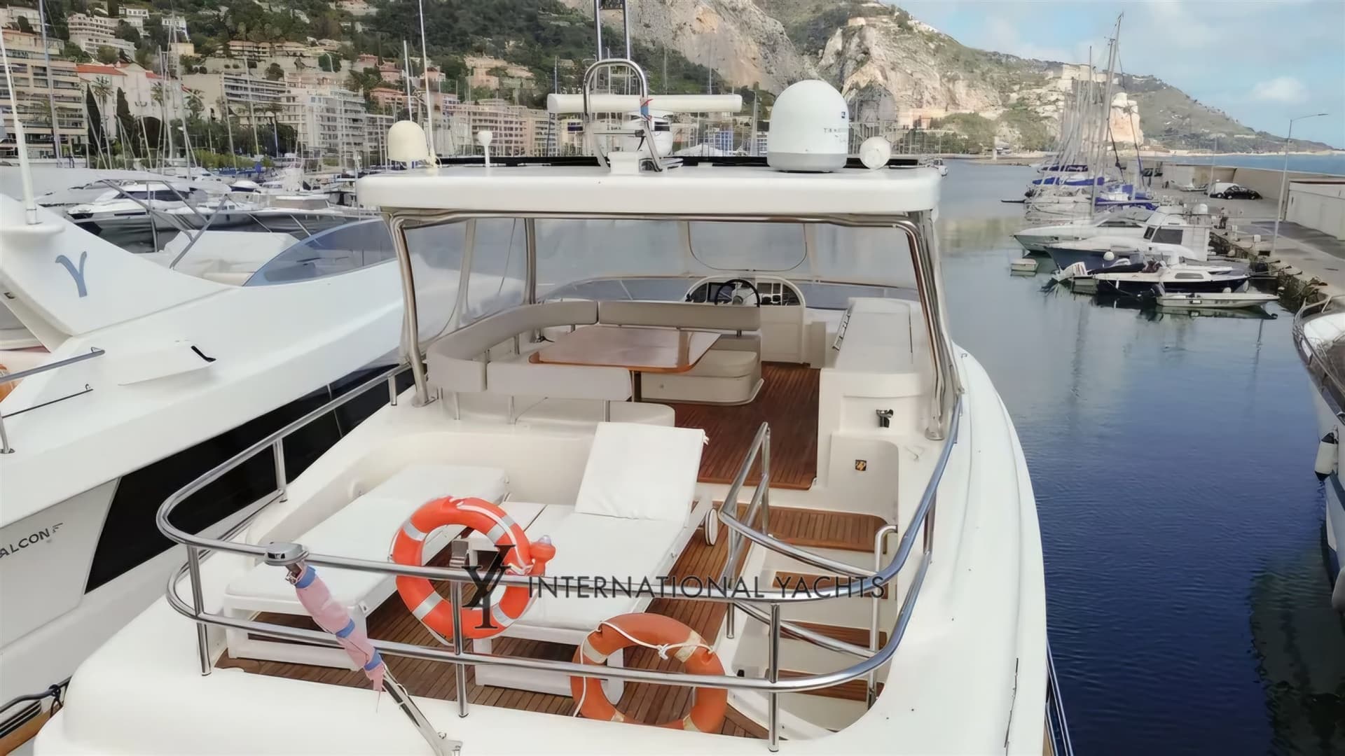 Azimut Magellano 74 - Deck View Azimut Magellano 74 - Deck View