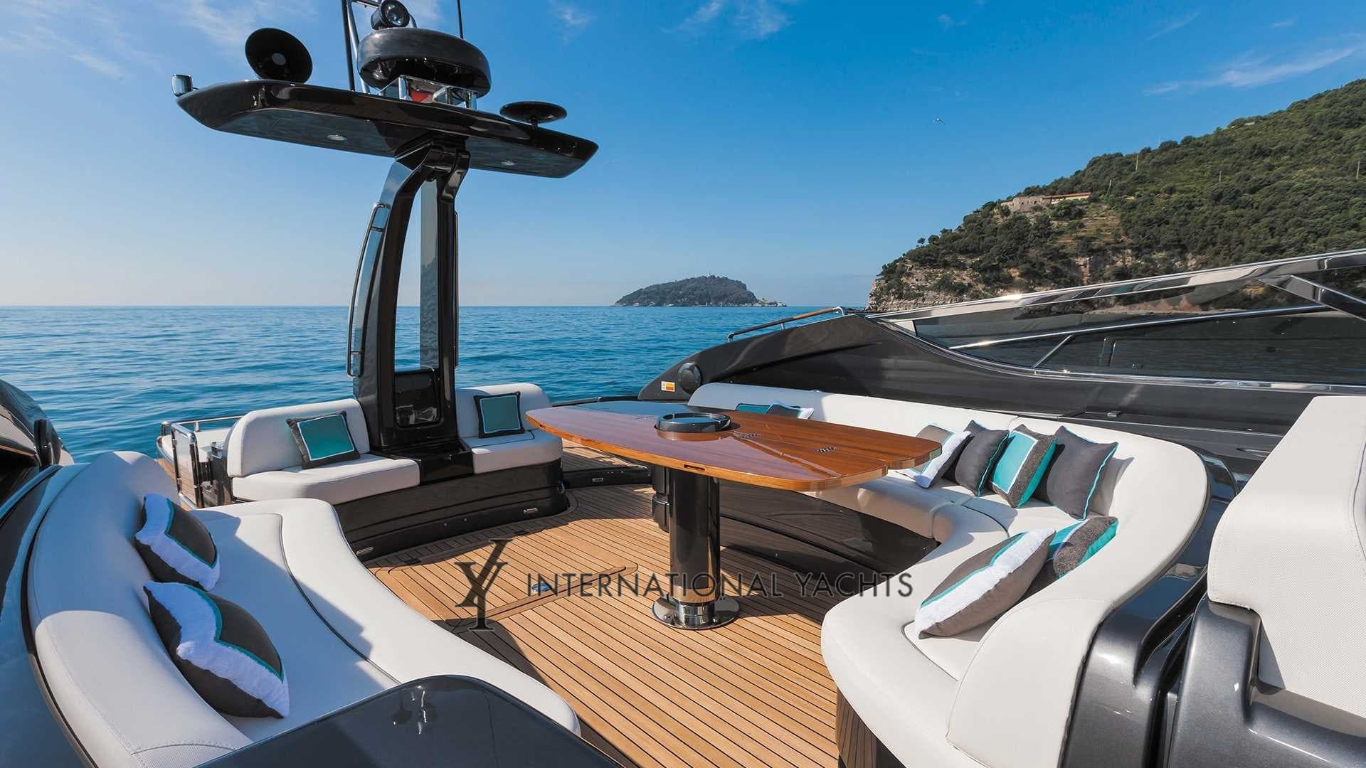 Riva 63 VIRTUS usato - foto hero 9
