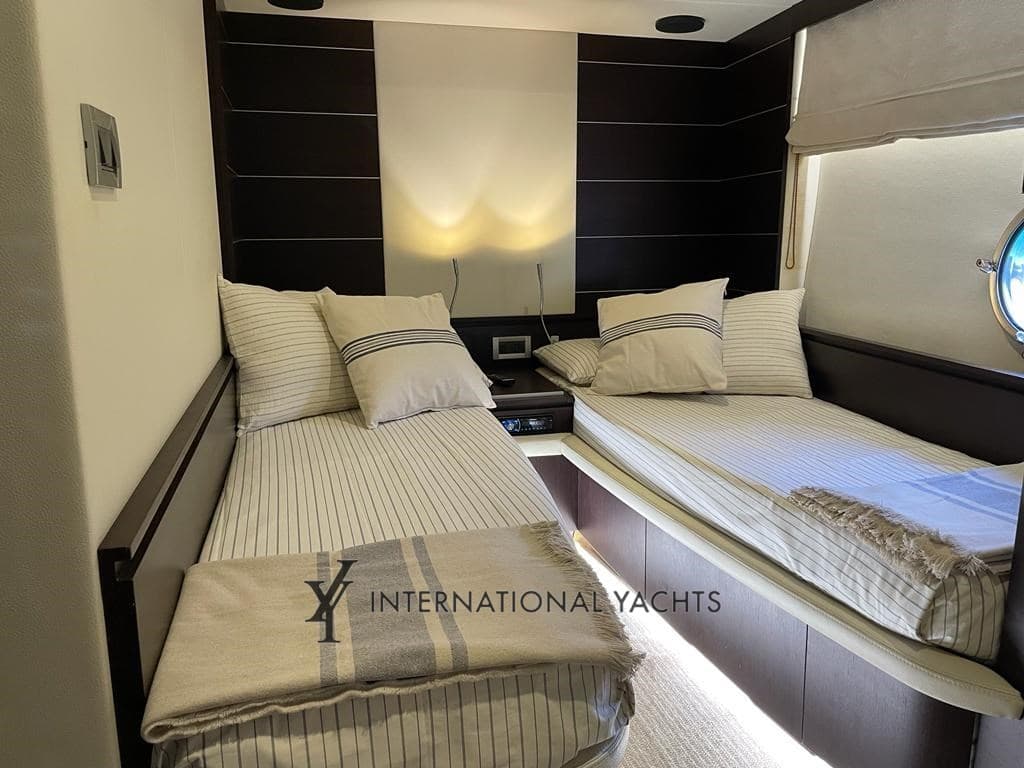 Azimut 68S gebraucht - Hauptbild 12