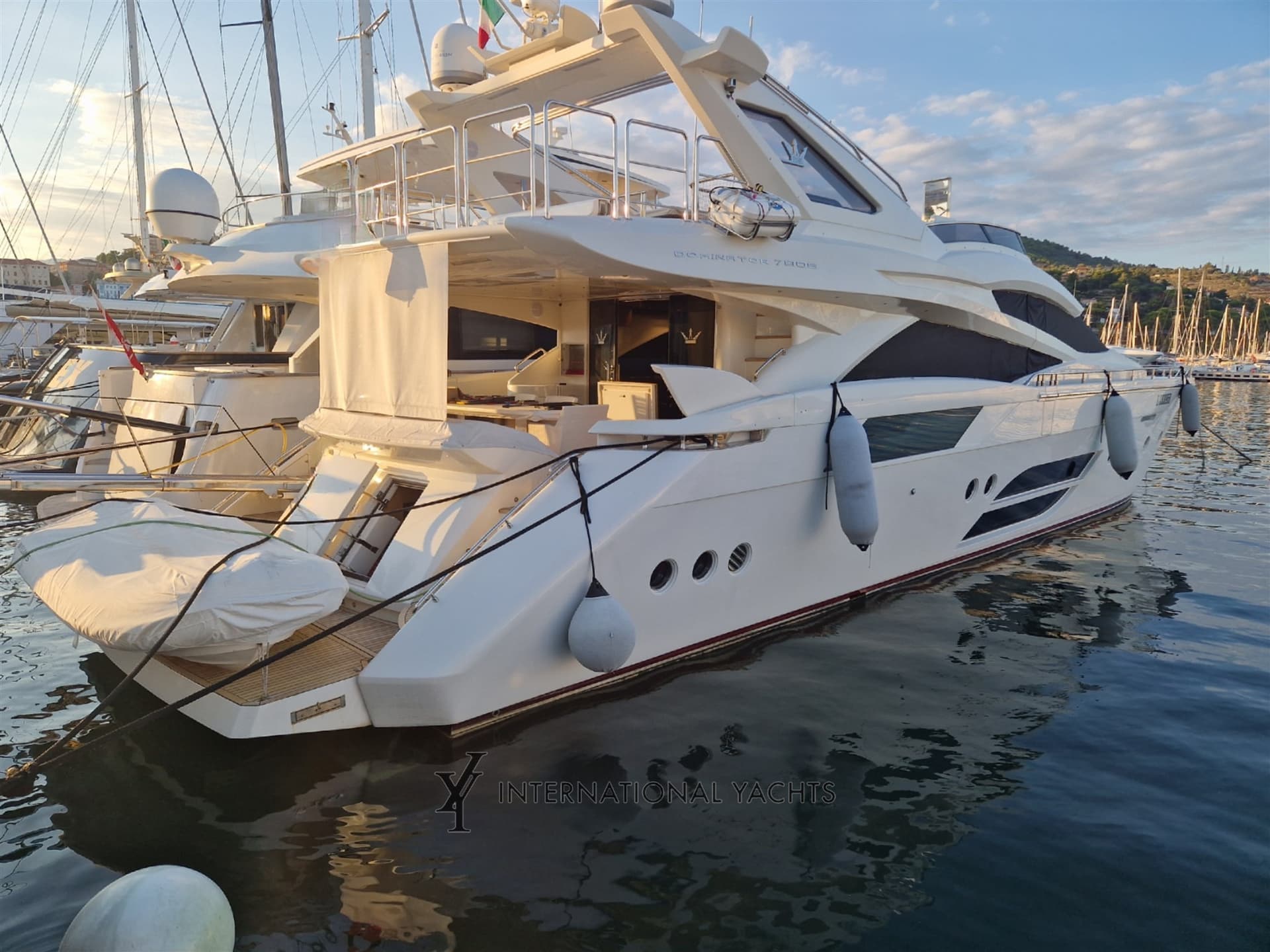 Dominator Yachts Dominator 780s Deluxe usato - dettaglio 1