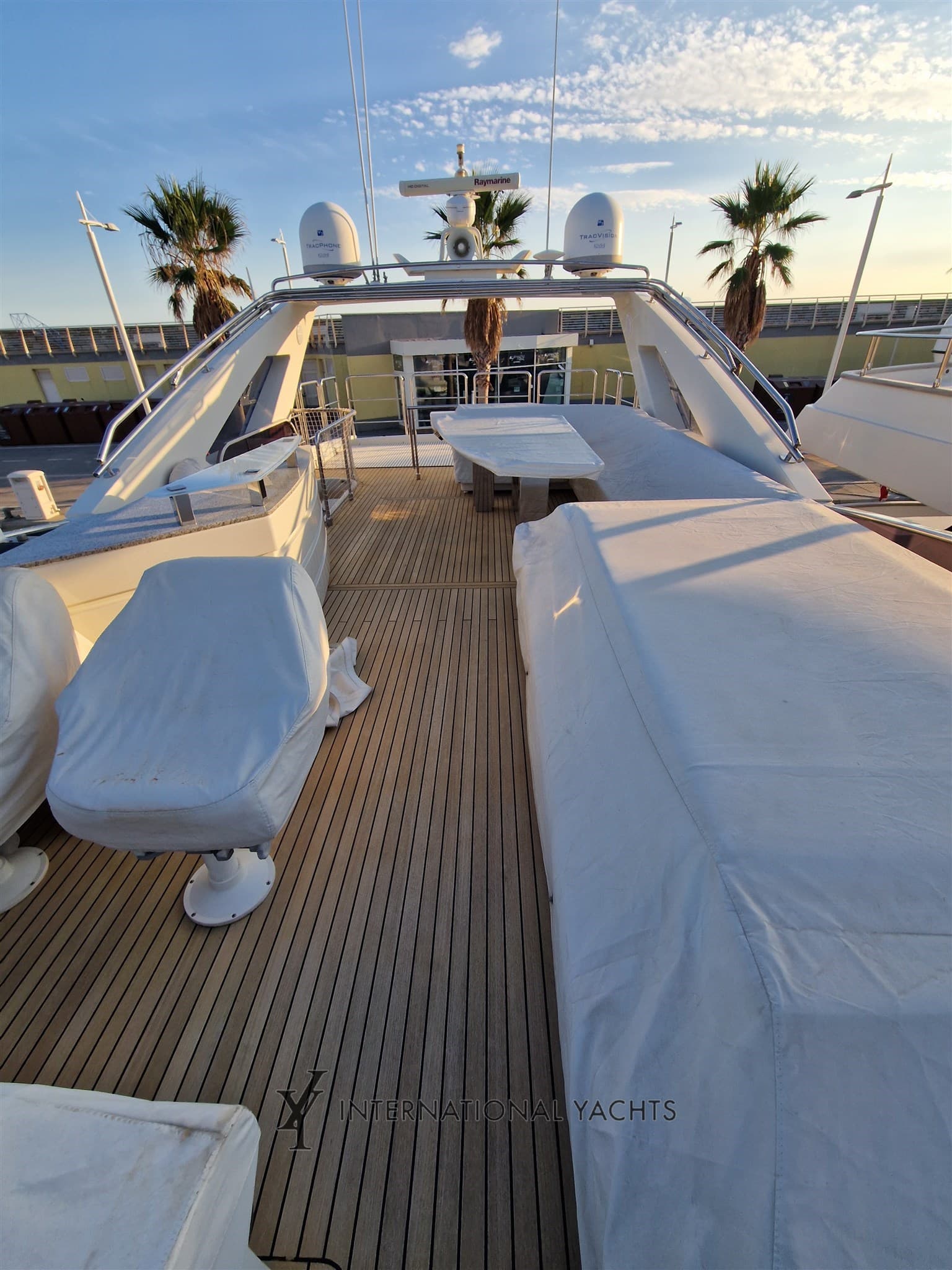 Dominator Yachts DOMINATOR 780S Deluxe usato - foto hero 20