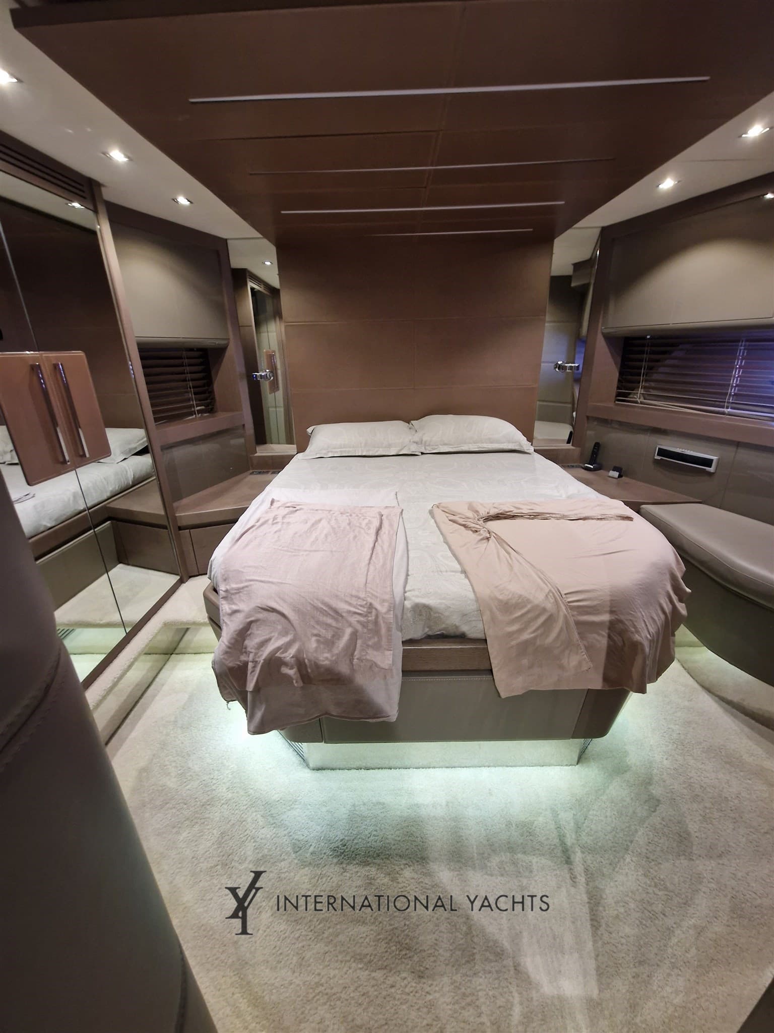 Dominator Yachts DOMINATOR 780S Deluxe usato - foto hero 10