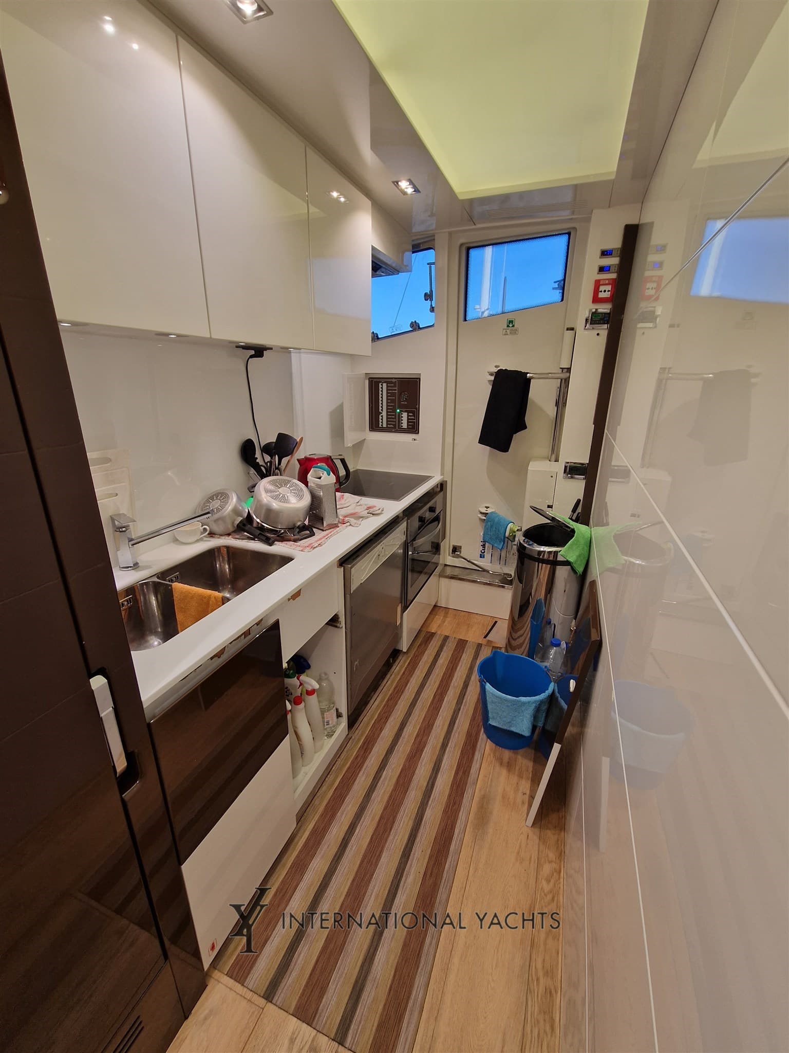 Dominator Yachts DOMINATOR 780S Deluxe usato - foto hero 7