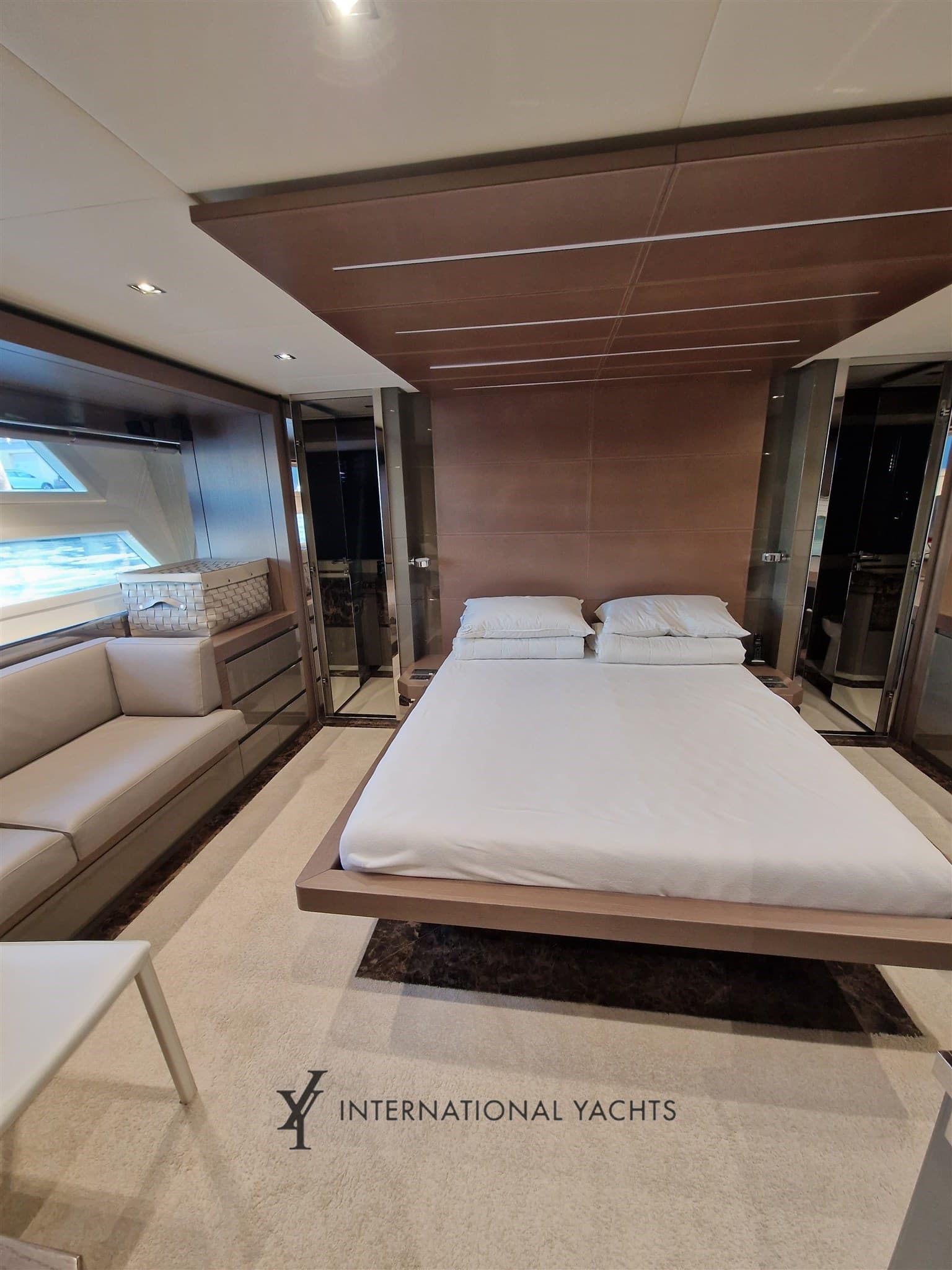 Dominator Yachts DOMINATOR 780S Deluxe usato - foto hero 15