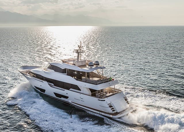 Custom Line Navetta 28 used - detail 1