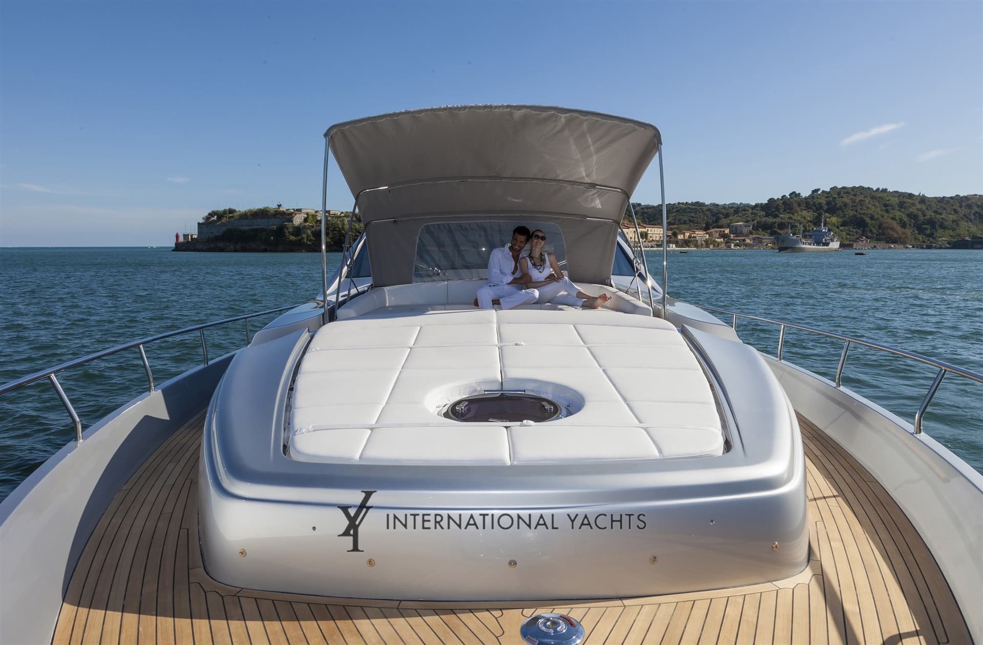 Pershing Pershing 82 - Detail View 1 Pershing Pershing 82 - Detail View 1