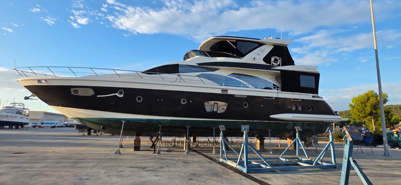 Azimut 75 gebraucht - Detail 3