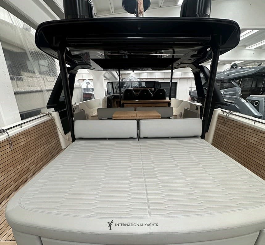 Cranchi A 46 Luxury Tender - Interior View Cranchi A 46 Luxury Tender - Interior View