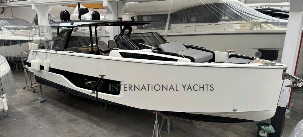 Cranchi A 46 Luxury Tender - Detail View 1 Cranchi A 46 Luxury Tender - Detail View 1