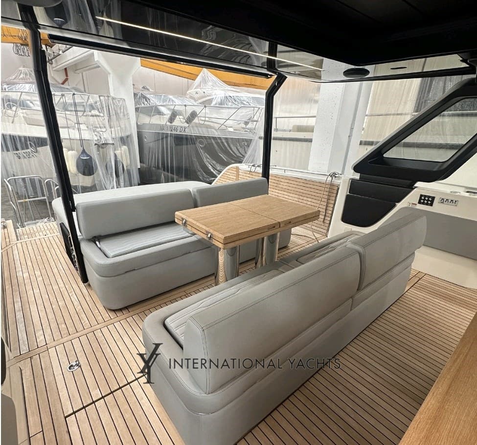 Cranchi A 46 Luxury Tender - Deck View Cranchi A 46 Luxury Tender - Deck View