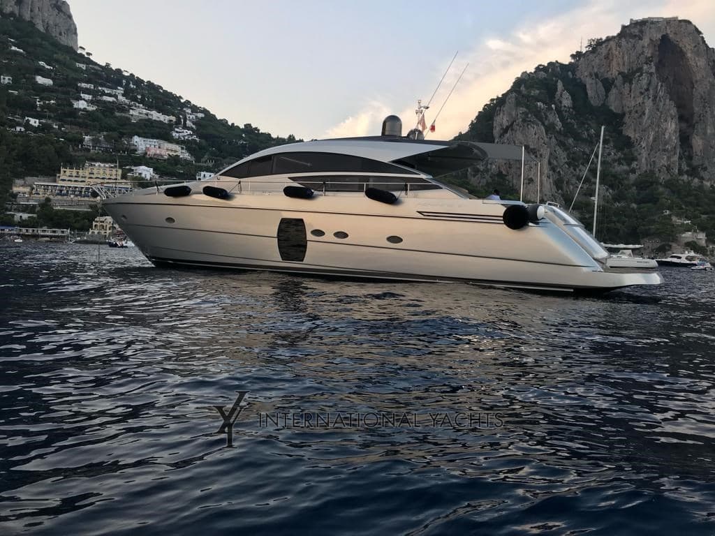 Pershing Pershing 64' gebraucht - Detail 1