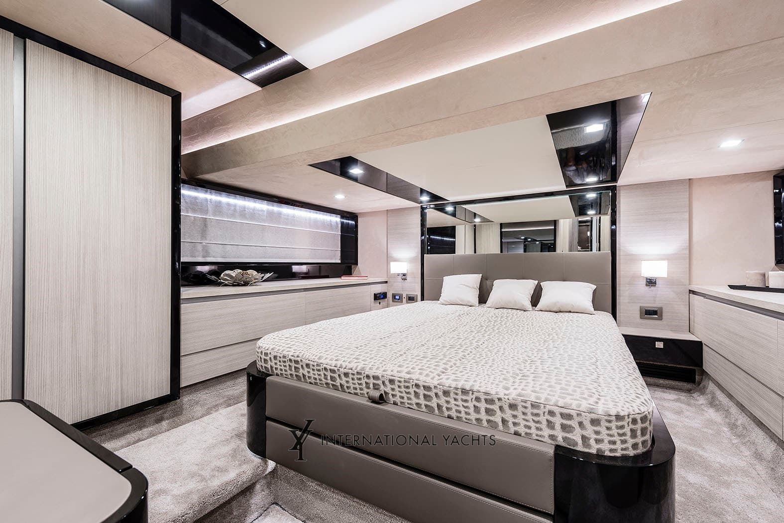 Cranchi E 52f Evoluzione used - detail 3