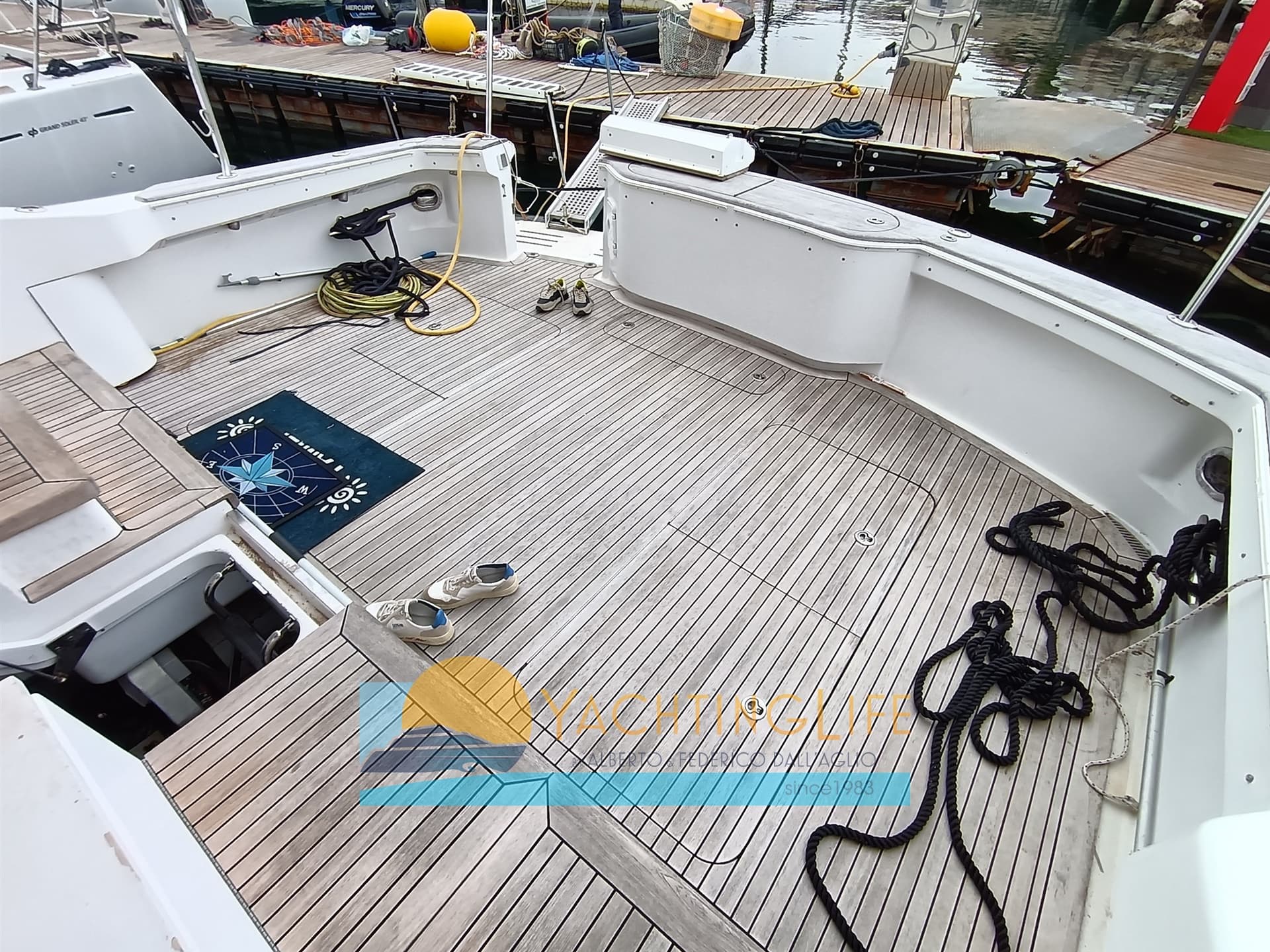 Hatteras 64 Convertible - Interior View Hatteras 64 Convertible - Interior View