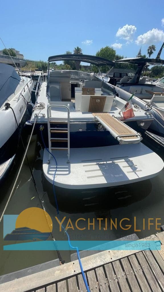 Baia Baia 40 - Detail View 1 Baia Baia 40 - Detail View 1