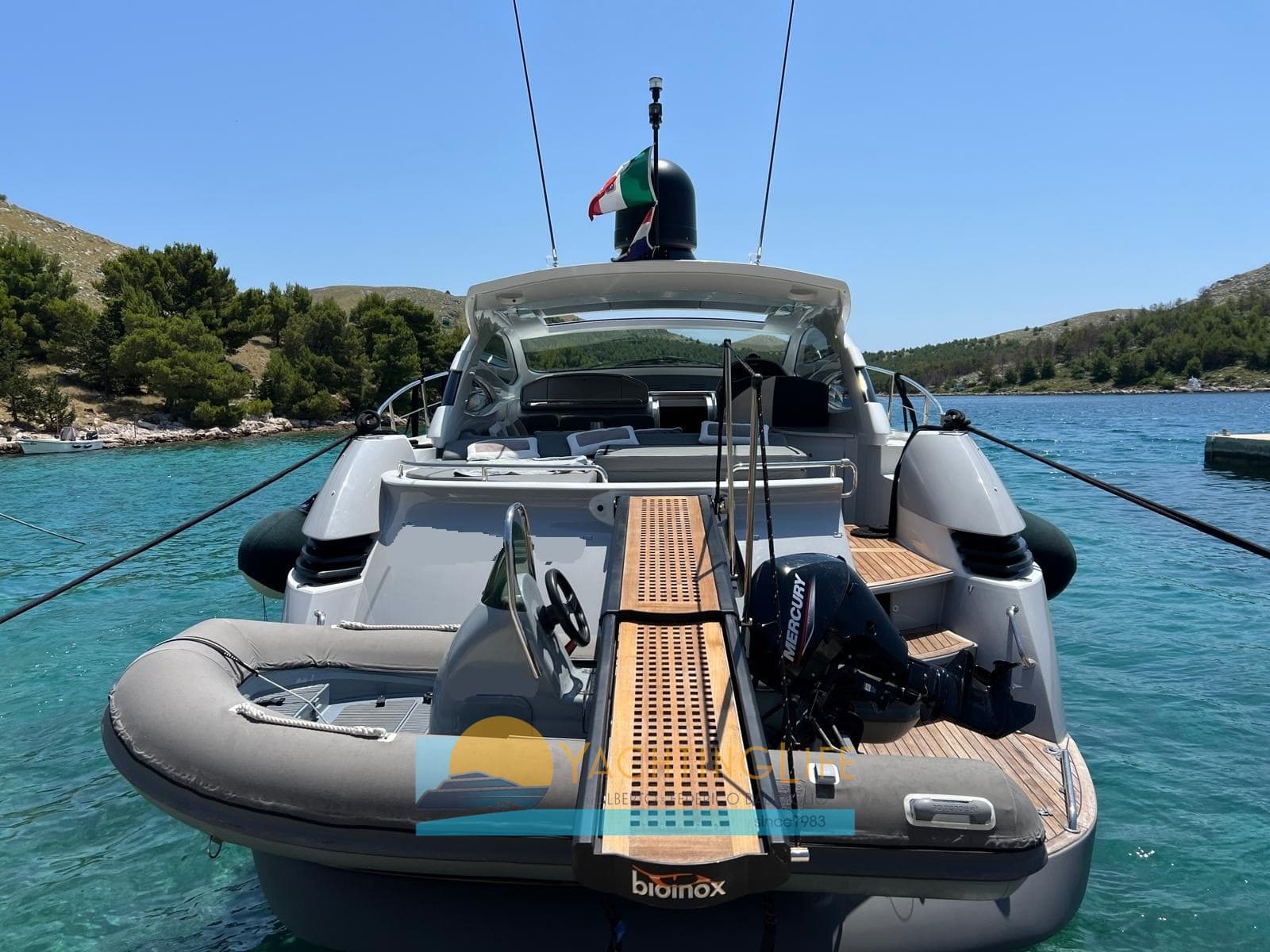 Pershing Pershing 50' - Detail View 1 Pershing Pershing 50' - Detail View 1