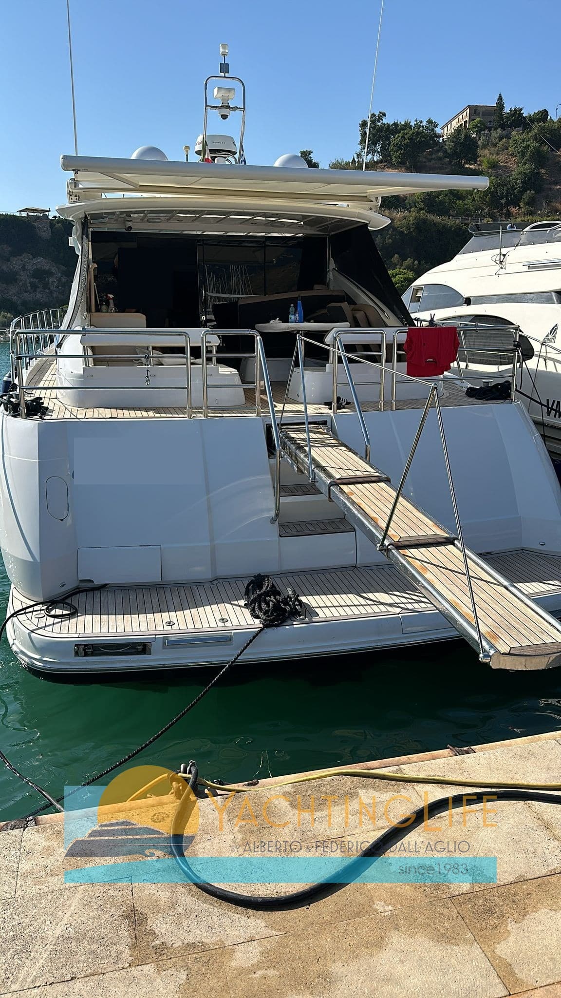 Princess Yachts V 65 gebraucht - Detail 2