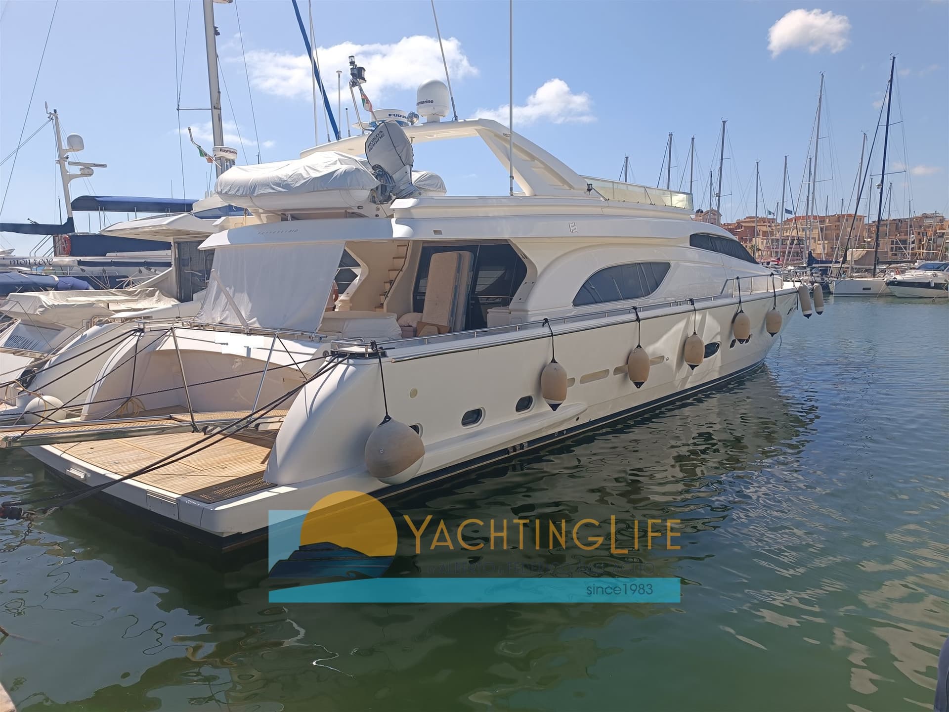Ferretti Yachts Ferretti 810 d'occasion - détail 1