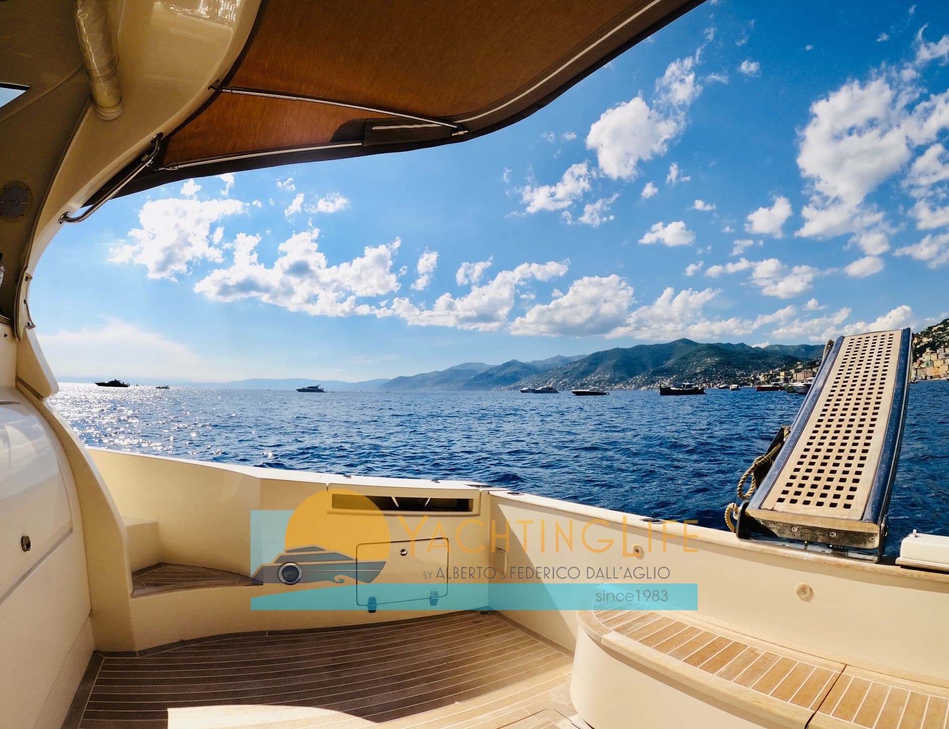 Cayman 43 Wa - Deck View Cayman 43 Wa - Deck View