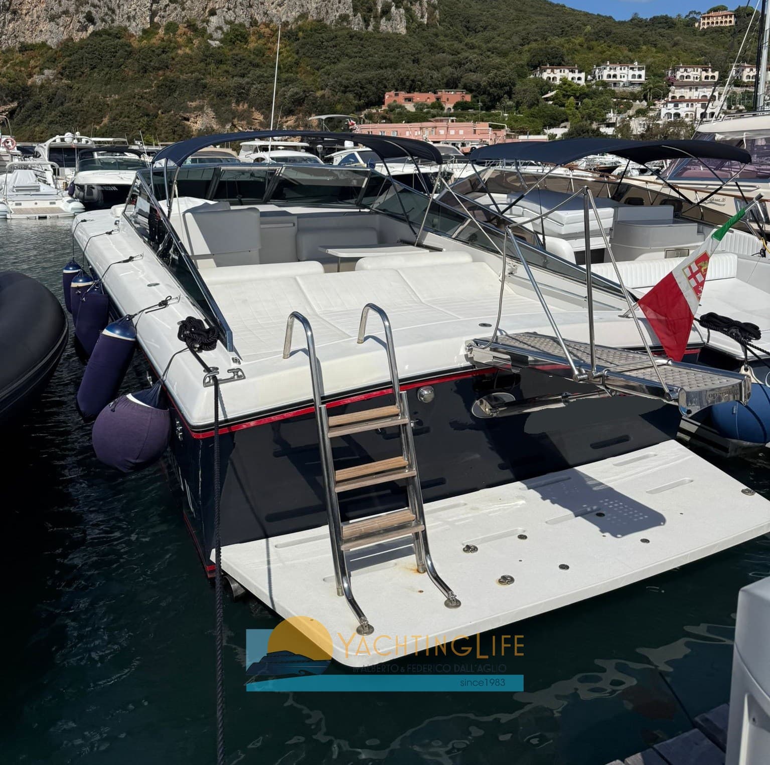 Itama Itama 38 - Detail View 1 Itama Itama 38 - Detail View 1