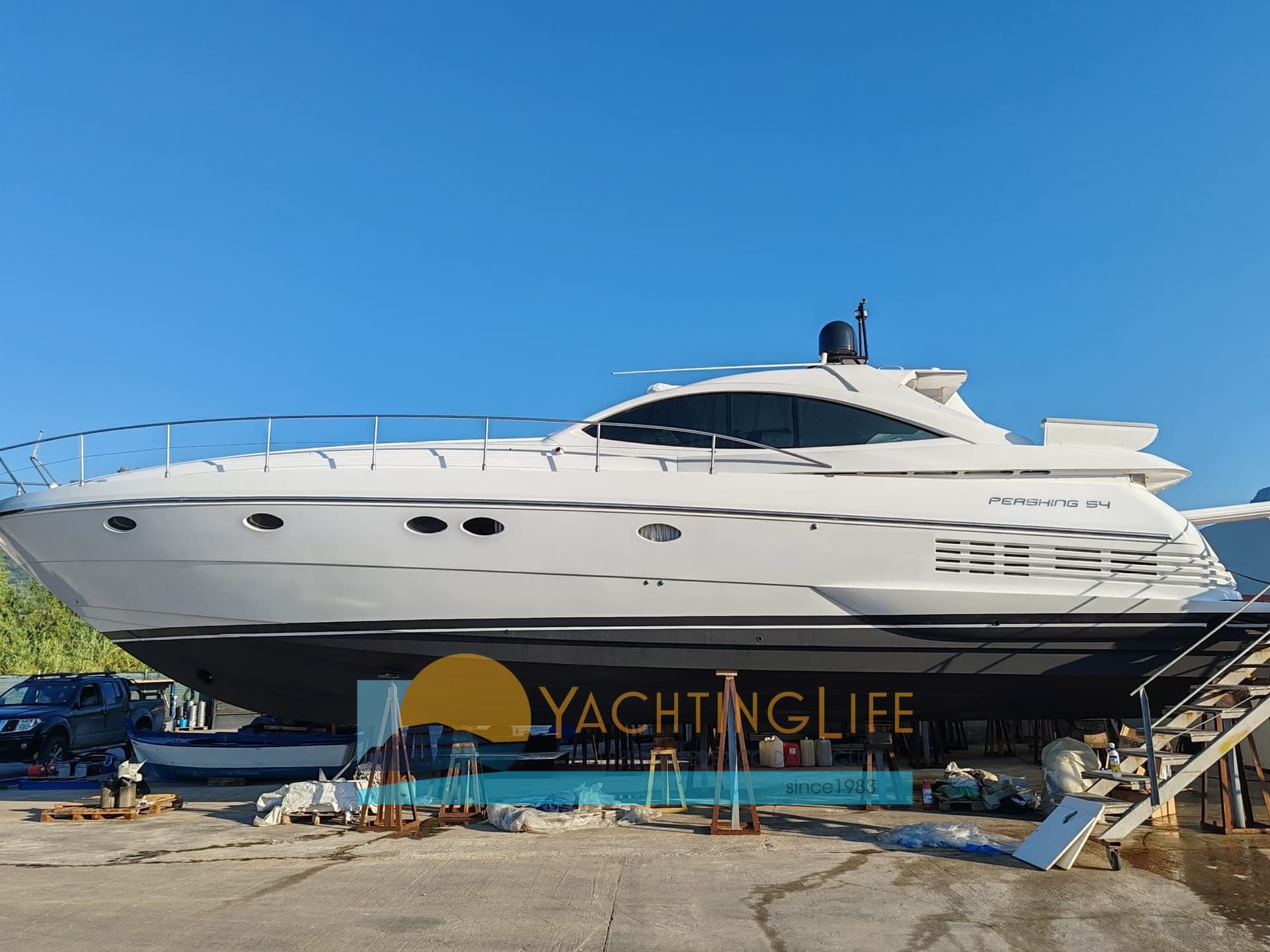 Pershing Pershing 54' - Detail View 1 Pershing Pershing 54' - Detail View 1