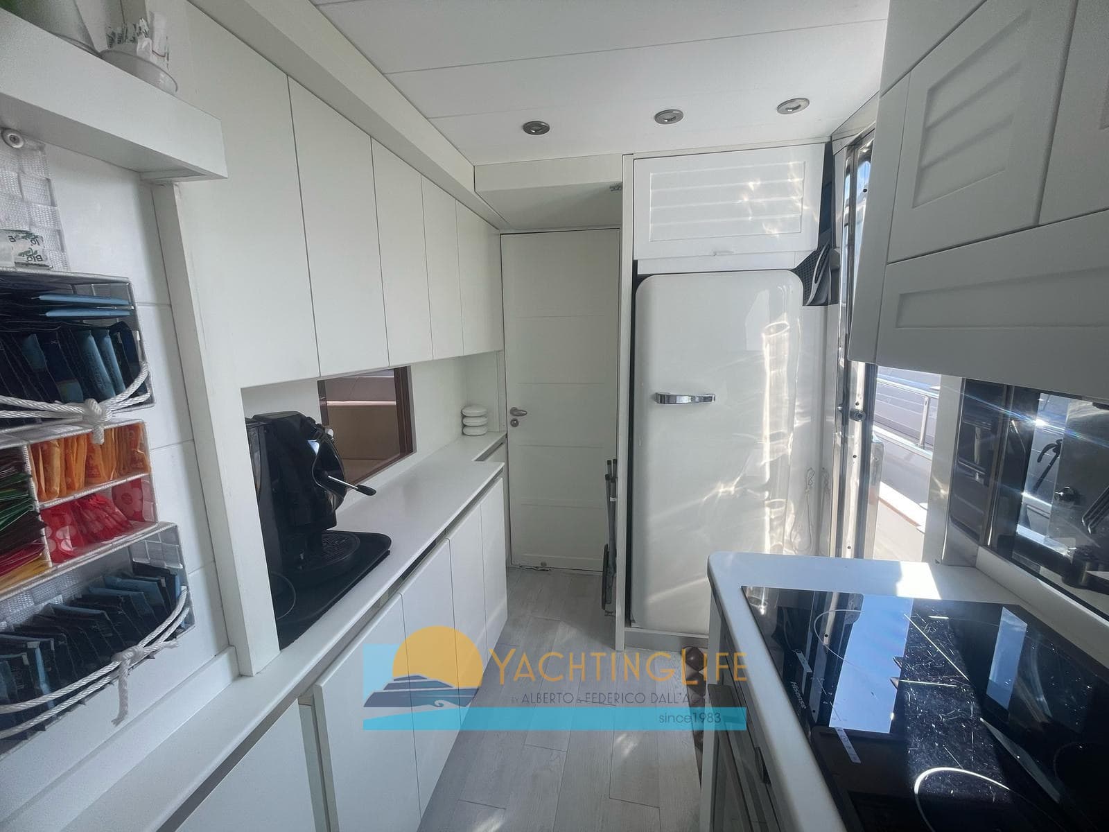 Benetti 23 - Interior View Benetti 23 - Interior View