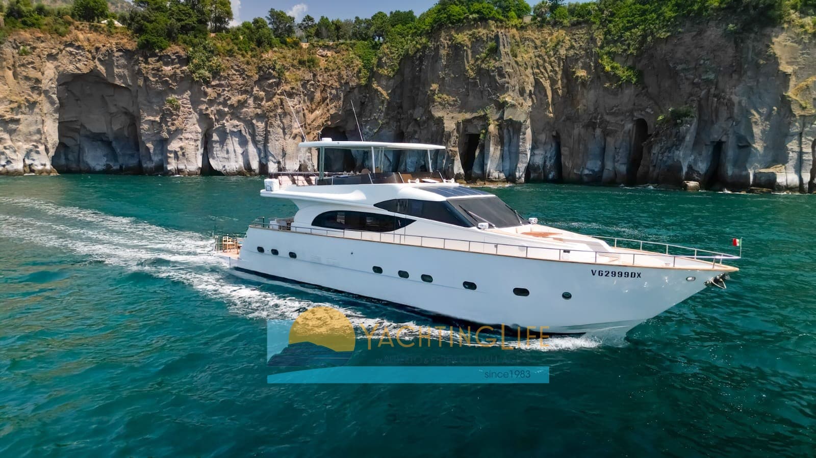 Benetti 23 - Detail View 1 Benetti 23 - Detail View 1