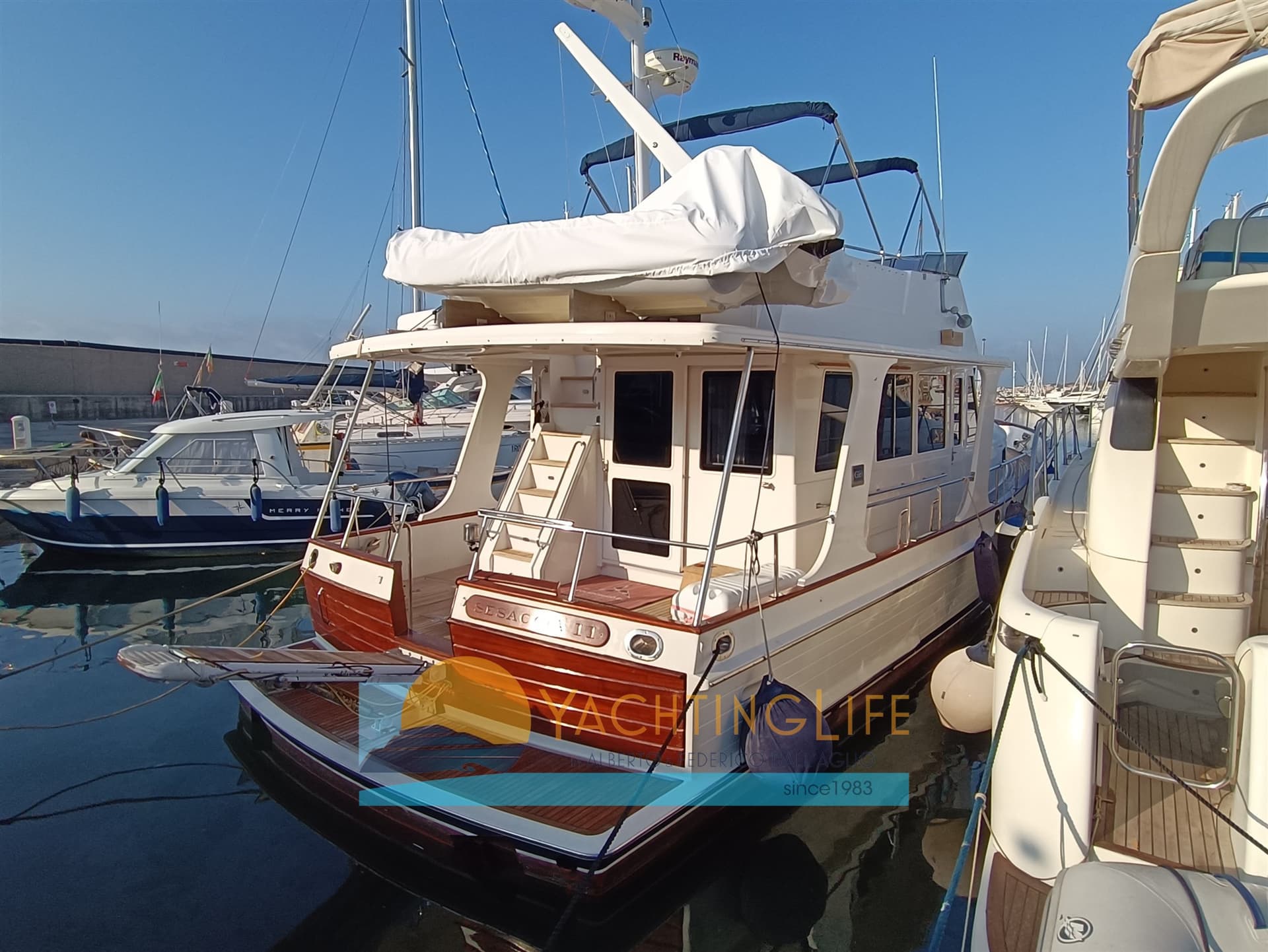 Grand Banks 47 Heritage Eu - Detail View 1 Grand Banks 47 Heritage Eu - Detail View 1