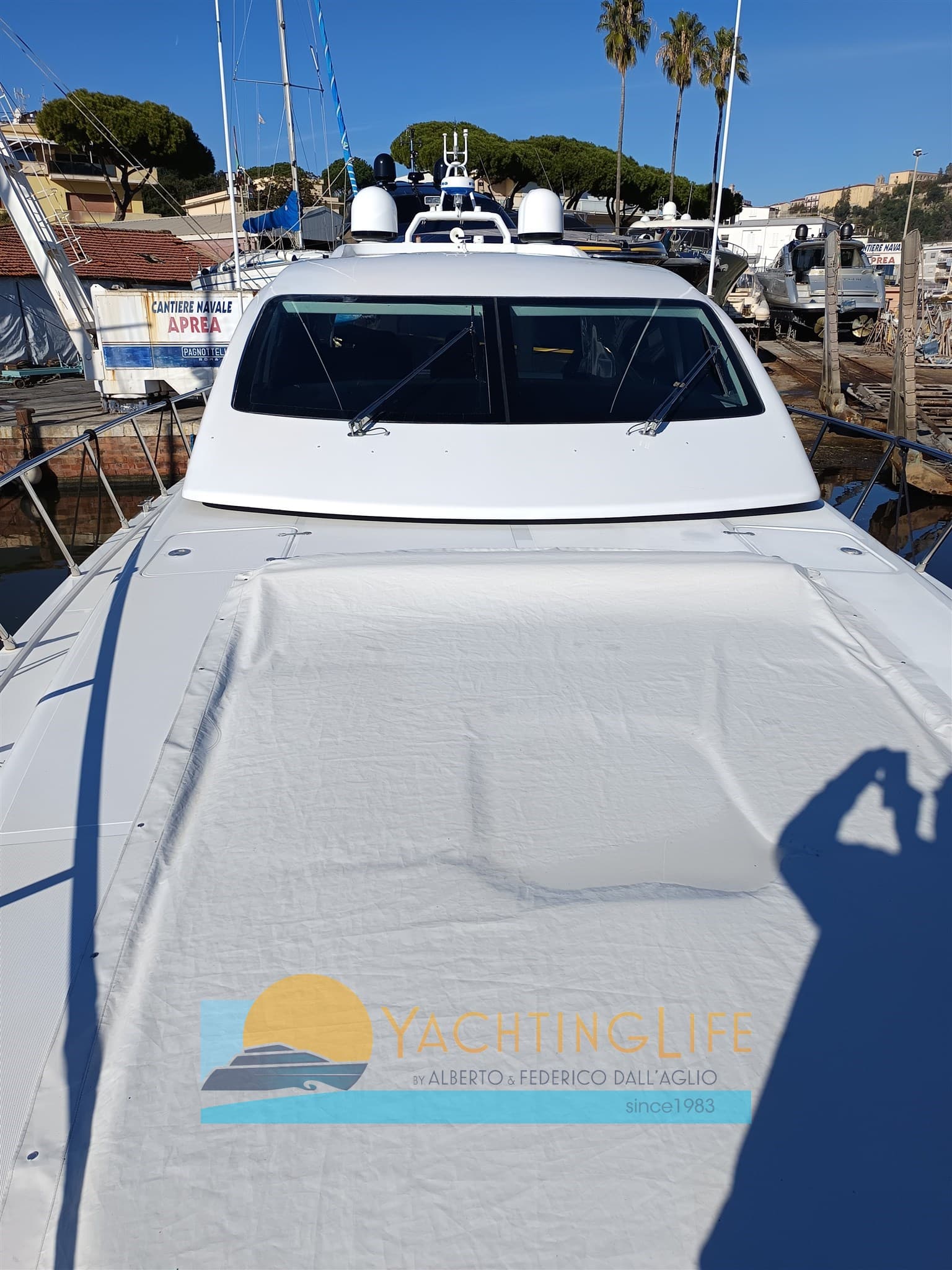 Overmarine Mangusta 72 Open - Interior View Overmarine Mangusta 72 Open - Interior View