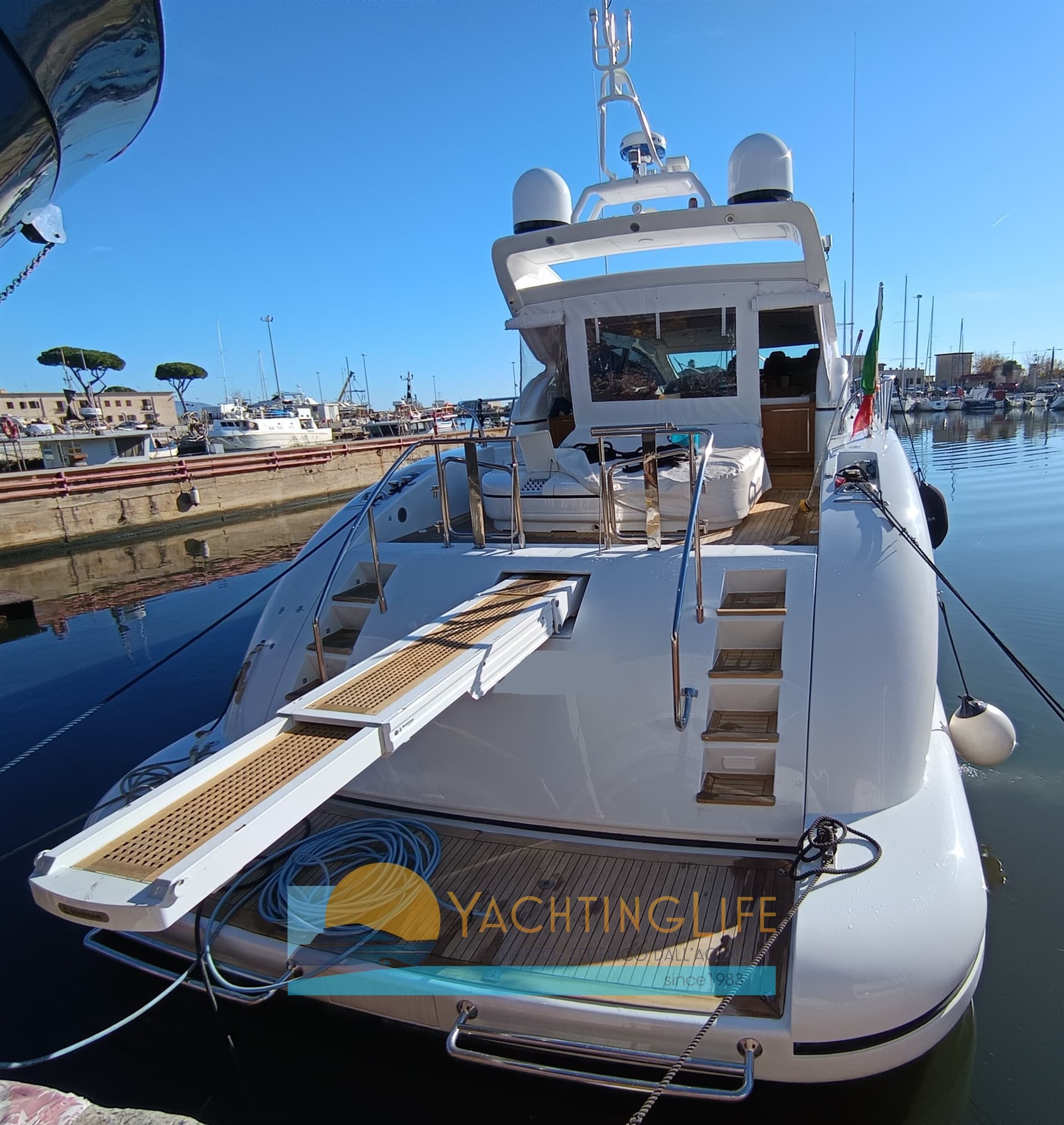 Overmarine Mangusta 72 Open - Detail View 1 Overmarine Mangusta 72 Open - Detail View 1