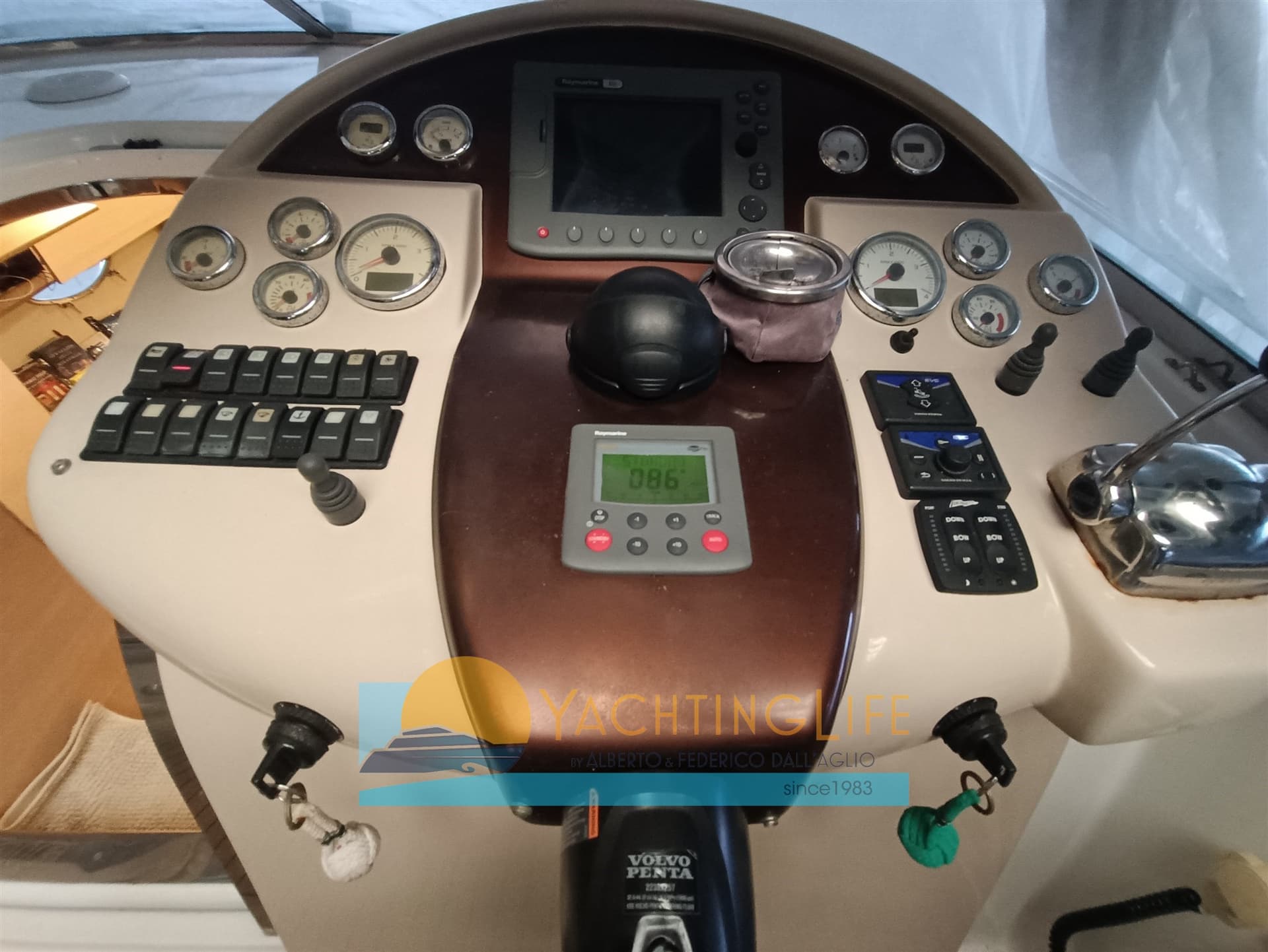 Marine Yachting Mig 43 - Deck View Marine Yachting Mig 43 - Deck View