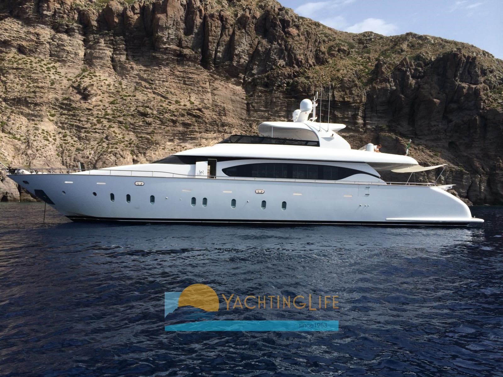 Fipa Maiora 27 - Main View Fipa Maiora 27 - Main View