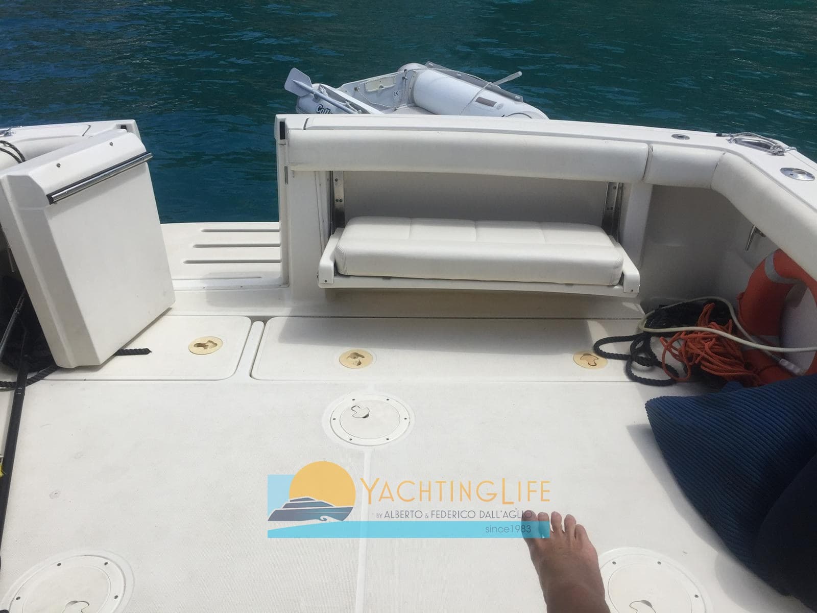 Tiara Yachts 2900 Open - Interior View Tiara Yachts 2900 Open - Interior View