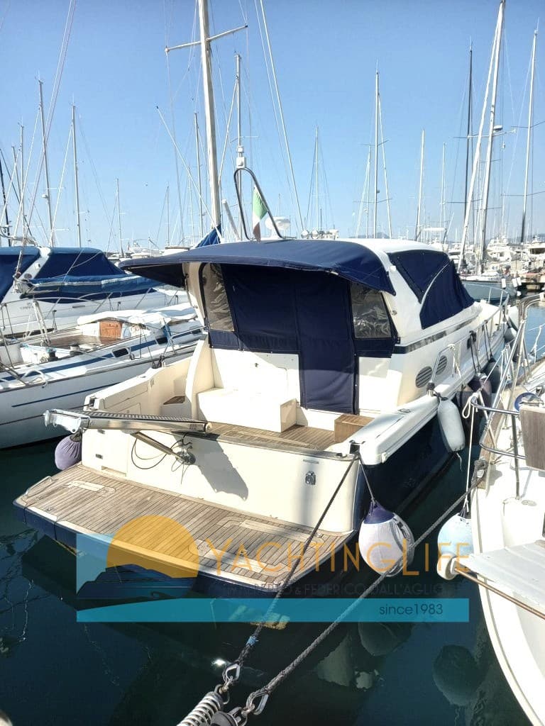 Cayman 38 W.A. - Main View Cayman 38 W.A. - Main View