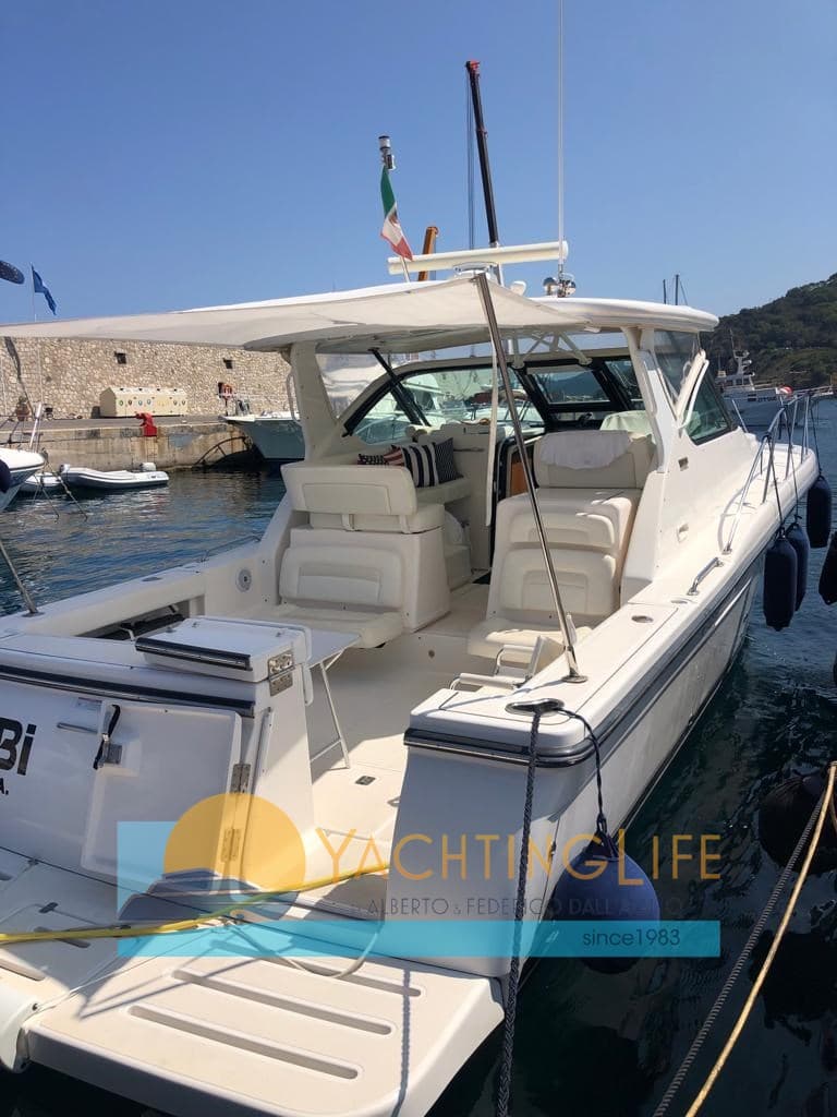 Tiara Yachts 3600 Open - Interior View Tiara Yachts 3600 Open - Interior View