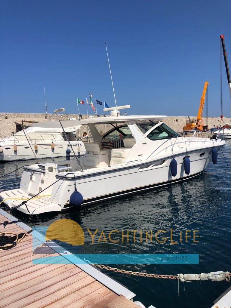 Tiara Yachts 3600 Open - Detail View 1 Tiara Yachts 3600 Open - Detail View 1