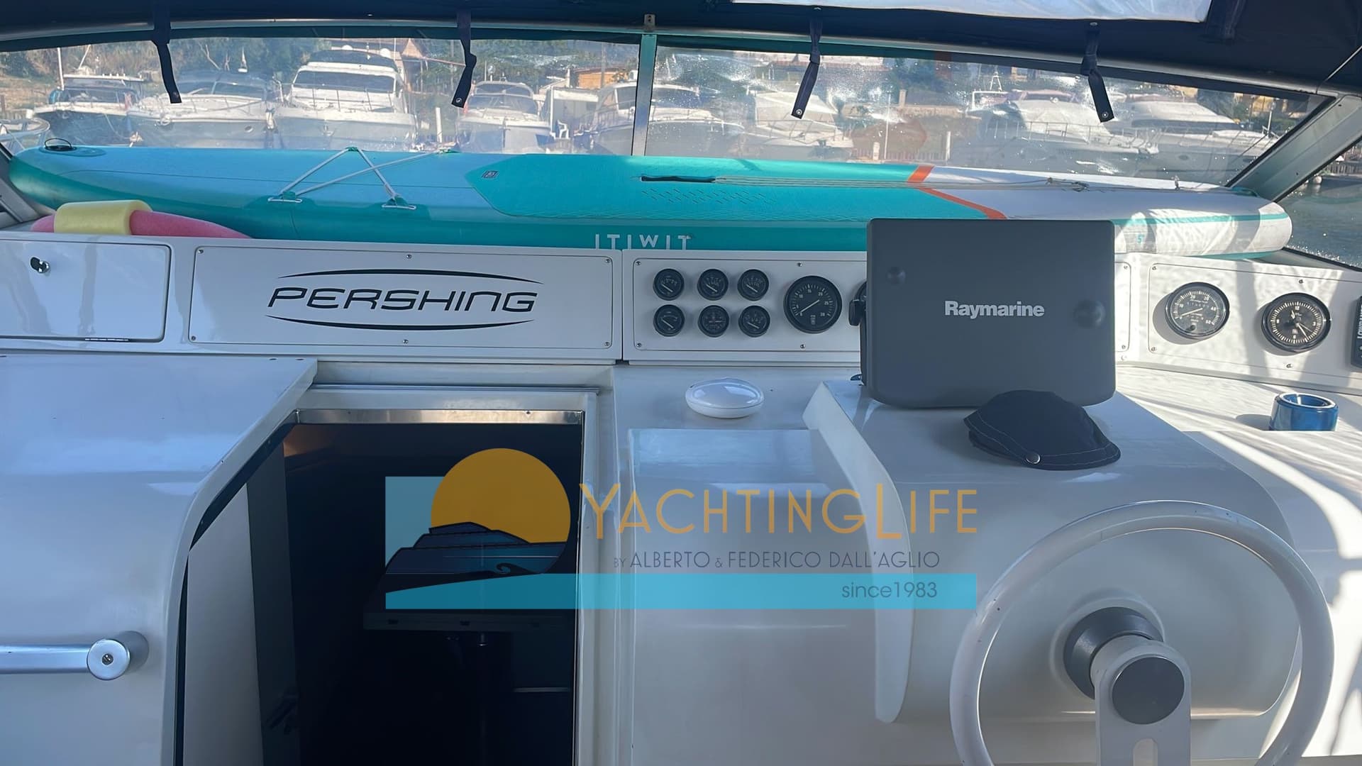 Pershing Pershing 45 - Deck View Pershing Pershing 45 - Deck View